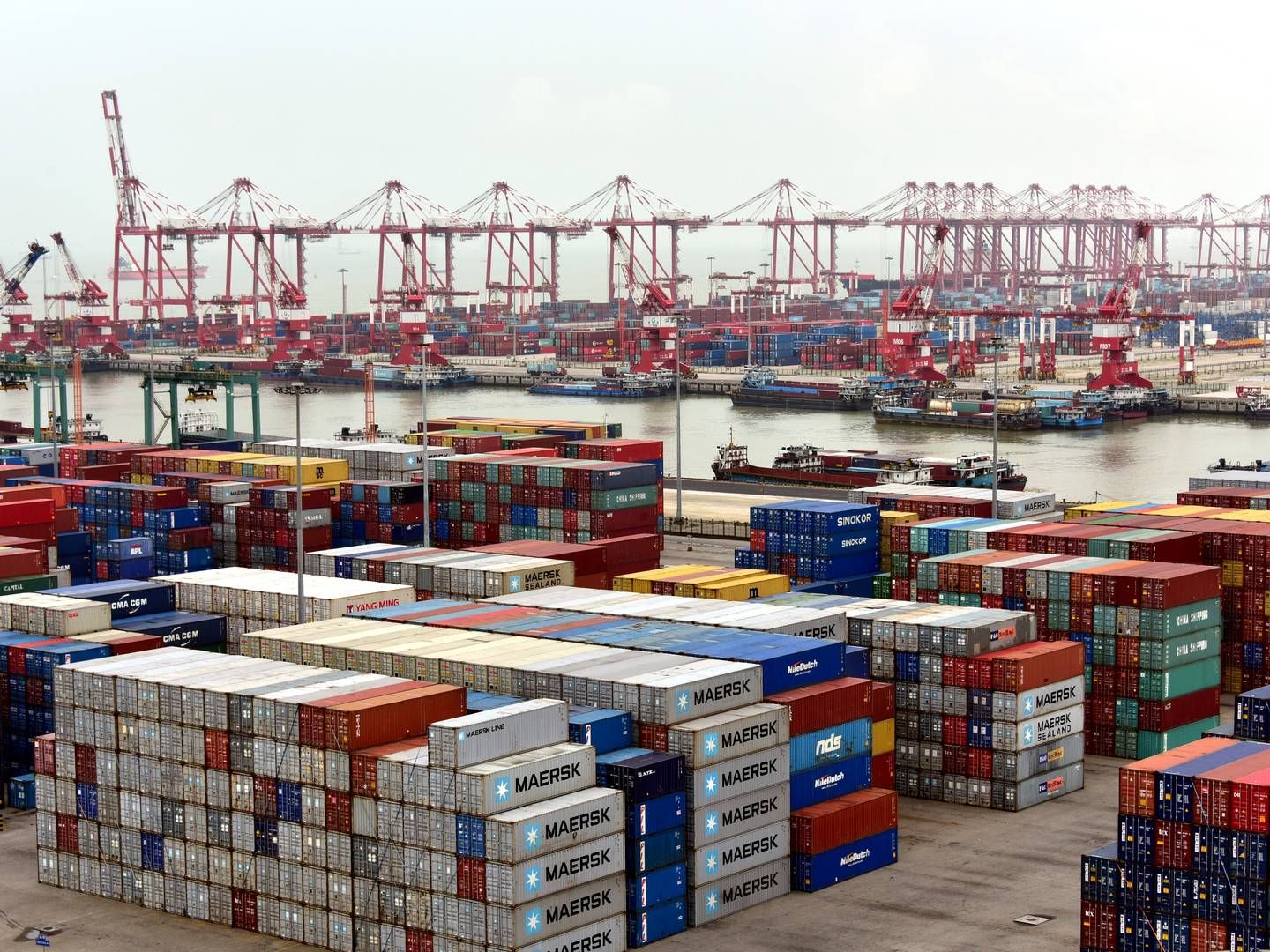 Den store kinesiske containerhavn Guangzhou. | Foto: China Stringer Network/Reuters/Ritzau Scanpix