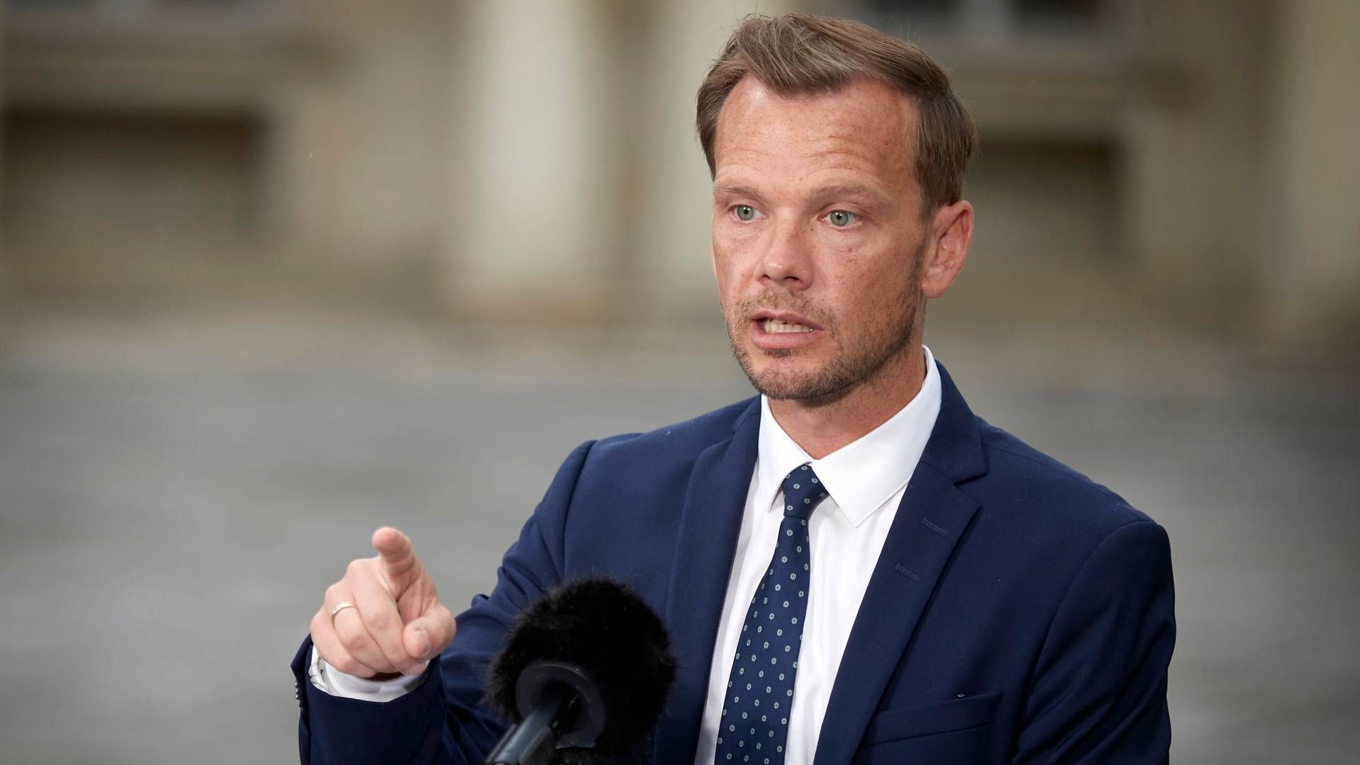 ”Vi skal væk fra detailstyringen af den offentlige sektor," udtaler justitsminister Peter Hummelgaard (S). | Foto: Jens Dresling