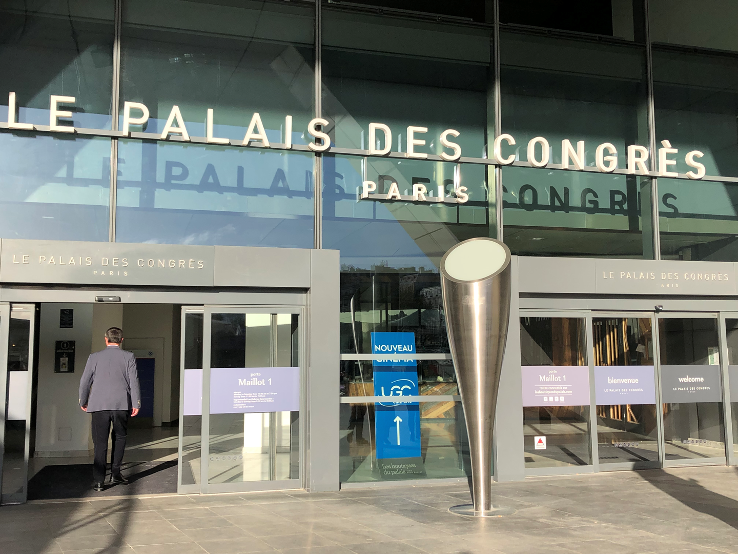 AI er centralt, når advokater fra hele verden netop nu mødet i konferencecenteret Palais des Congrès nær Triumfbuen i Paris. | Foto: Foto: Ida Kramhøft Jensen / Watch Medier