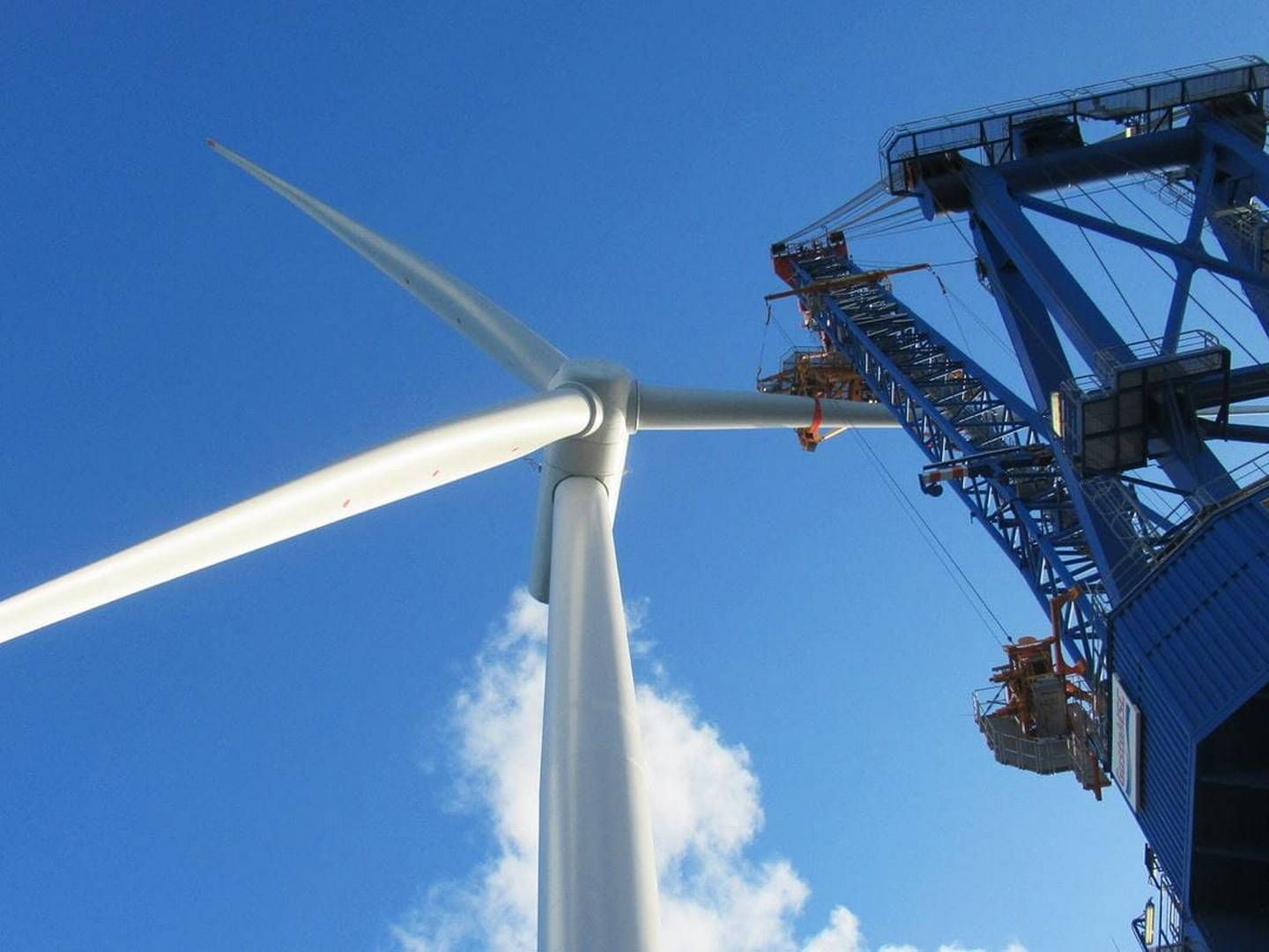EU lægger an til tættere granskning på mølledele fra "fremmede vindproducenter". Ifølge den danske branche producenter, er der behov for at blive klar til "den nye virkelighed" med kinesiske producenter. (ILLUSTRATION / ARKIV) | Foto: Ørsted