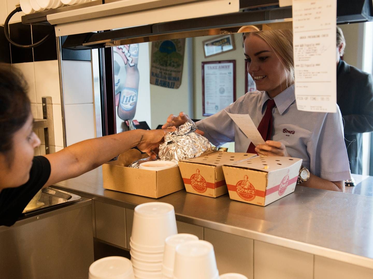 Der er kamp om at få fat i de sultne take-away kunder, særligt i København, hvor Foodora nu optrapper priskrigen på levering ved at tilbyde den gratis indtil nytår. | Foto: Kenneth Lysbjerg Koustrup
