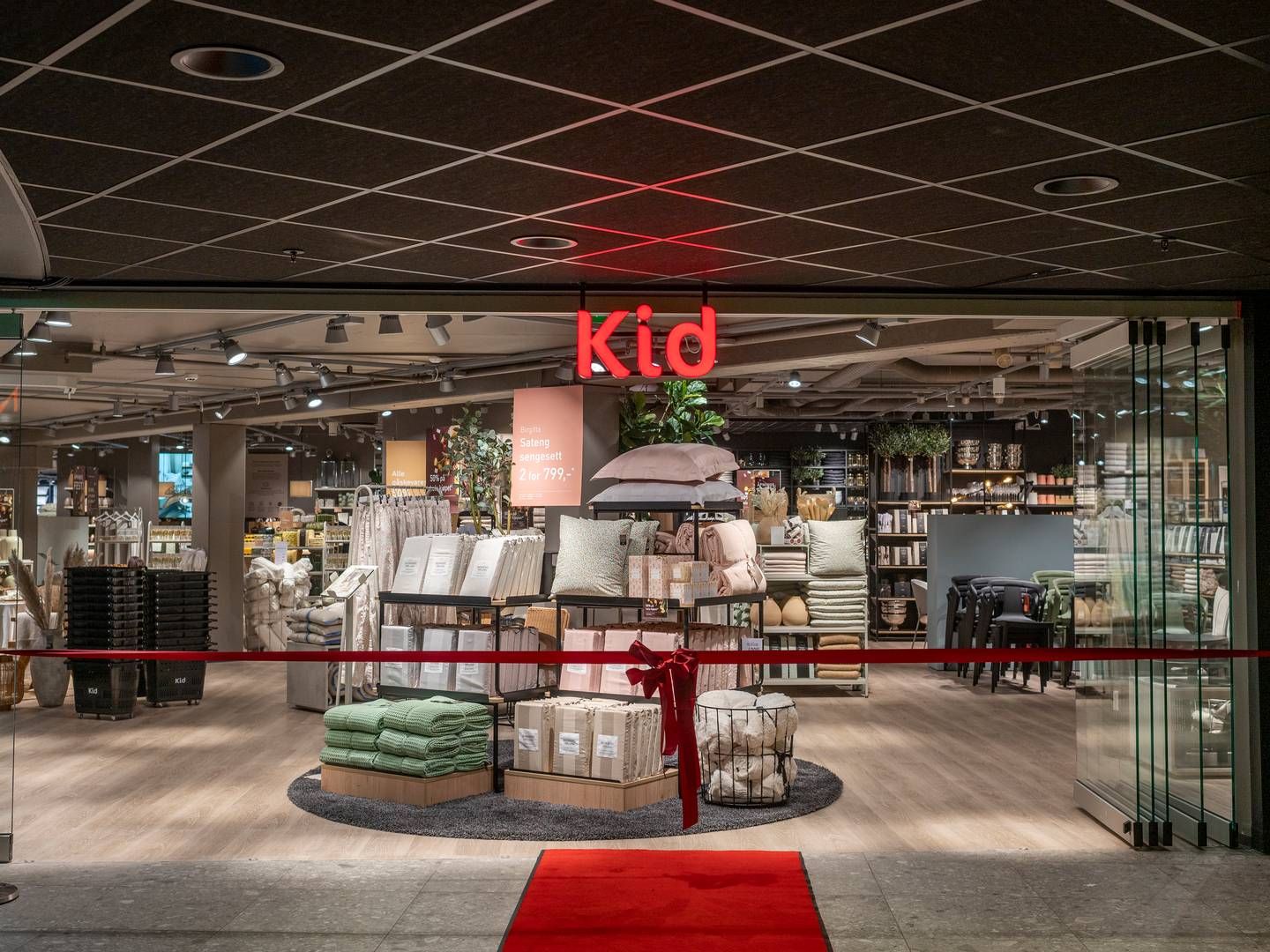 Flere slike store butikker gjør sin inntreden på det norske og svenske markedet. Her fra åpning av stor-butikken Kid Interiør på Ski Storsenter.