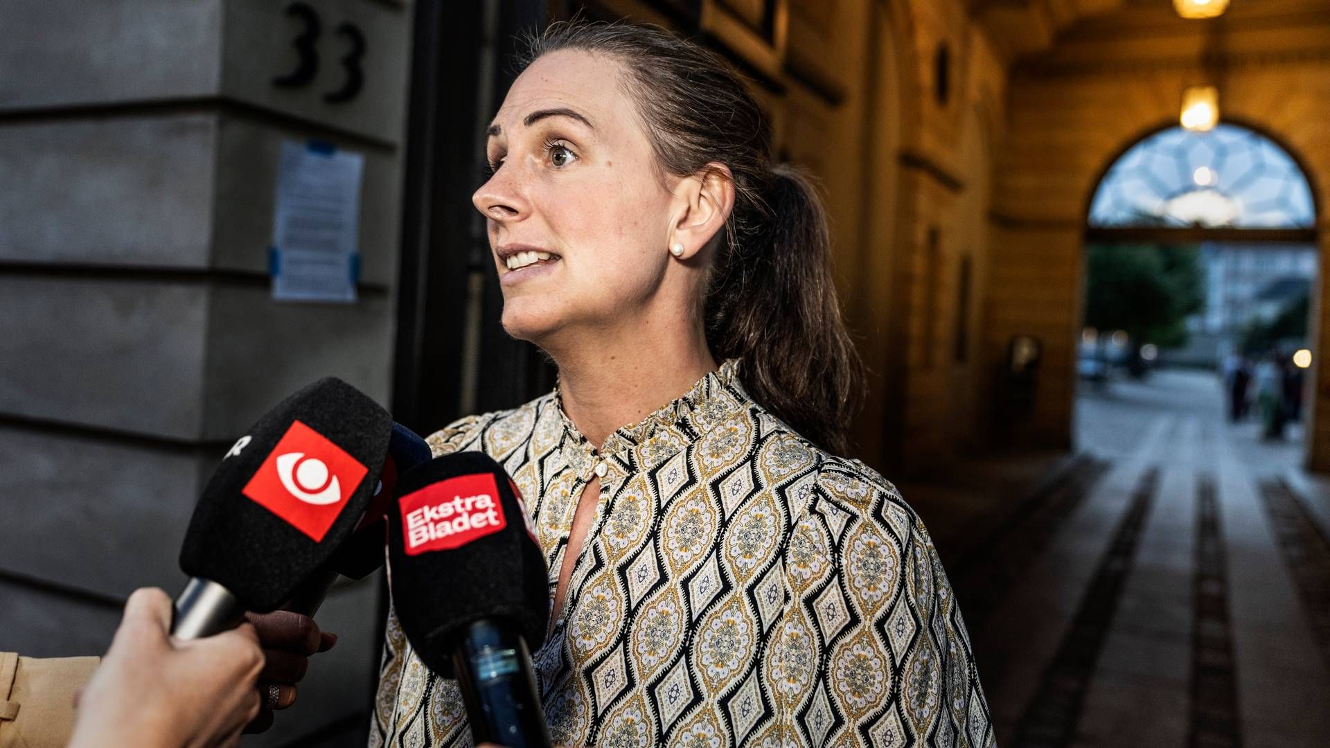 "Der er lang passiv liggetid, hvor der ikke foregår noget i sagsbehandlingsforløbet. Men hvor den bare venter på at blive håndteret af en medarbejder. Det er ikke rimeligt," siger Mette Abildgaard (K), formand for Statsrevisorerne. | Foto: Henning Hjorth