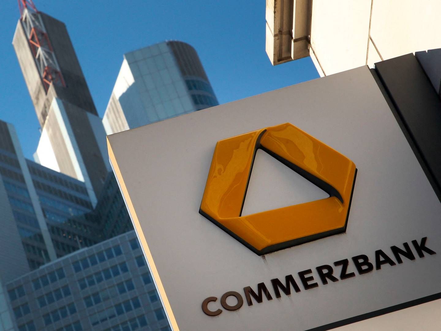 Amtlich: Der Staat bleibt seinem Investment bei der Commerzbank treu. | Foto: Daniel Roland