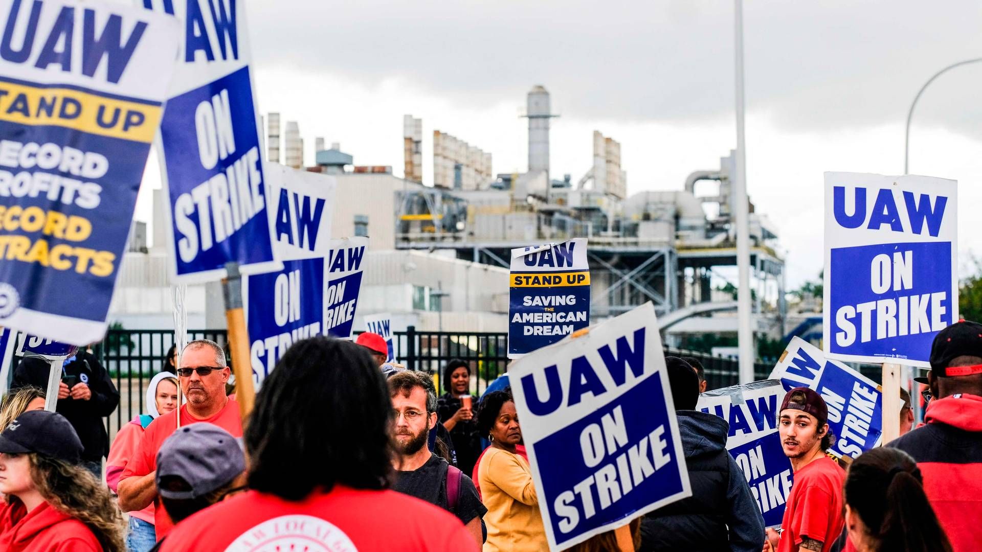 Strejkende medlemmer af United Auto Workers. | Foto: Matthew Hatcher/AFP/Ritzau Scanpix