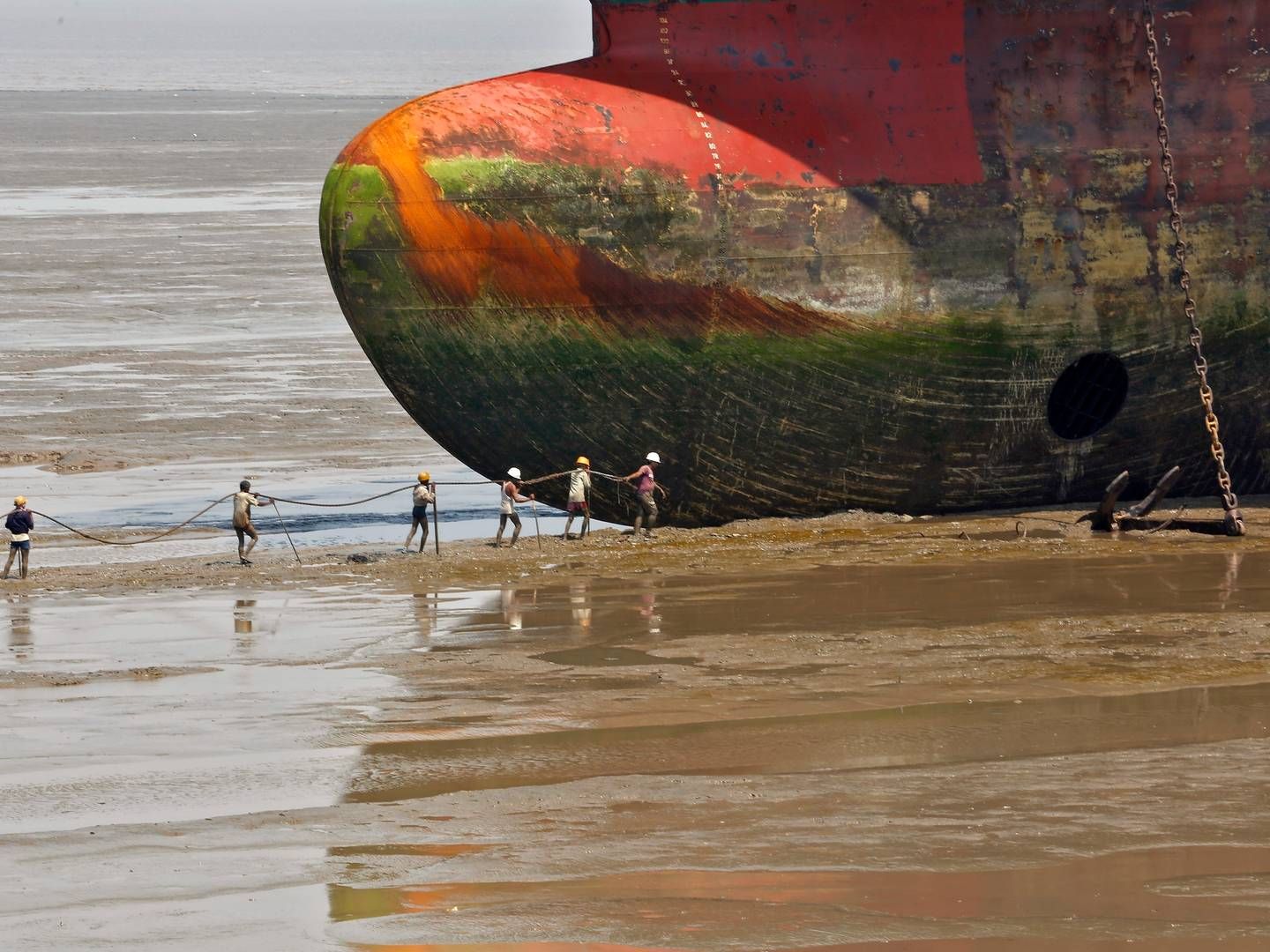 Skrotværfter i Alang i Indien benyttes blandt andet af rederier som Mærsk. | Foto: Amit Dave/Reuters/Ritzau Scanpix