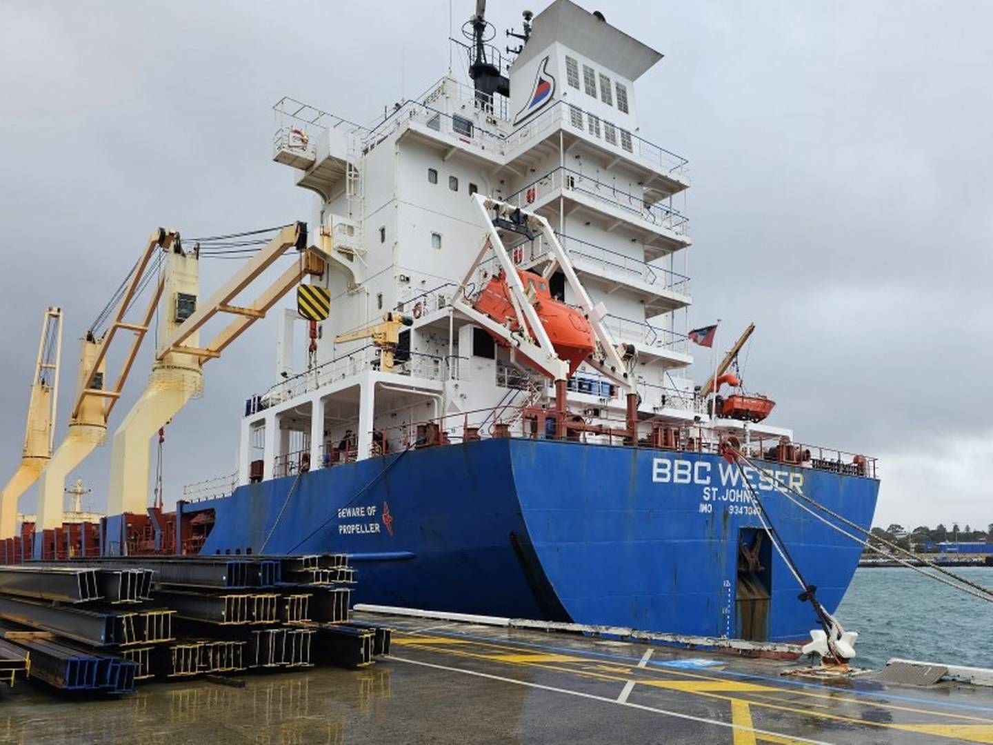 Briese-skibet BBC Weser, som australske myndigheder i juni forbød sejlads i australsk farvand i 90 dage, fordi skibet ifølge myndighederne ikke var sødygtigt. | Foto: Amsa