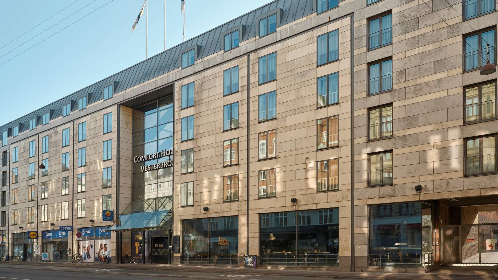 Amerikanske Starwood Capital solgte tidligere på måneden dette hotel på Vesterbro i København for omkring 675 mio. kr. Samlet blev det handlet ejendomme som selskabshandler for over 6 mia. kr. i oktober og november. | Foto: Pr / Comfort Hotel