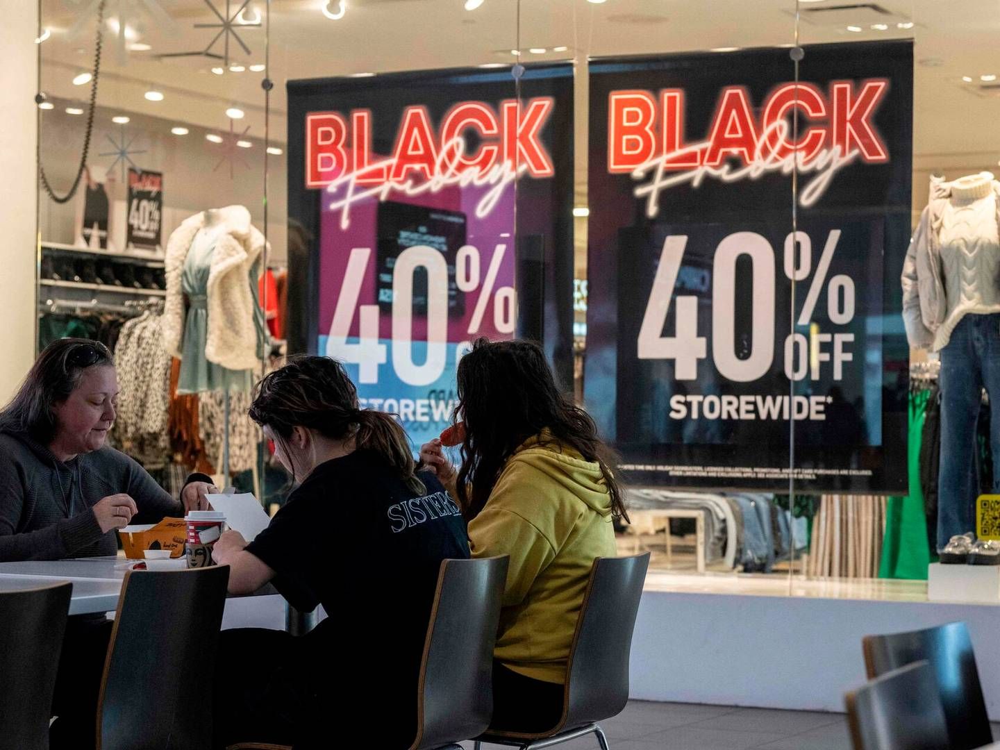 Hos Mobilepay, der monitorerer salgsudviklingen gennem antallet af betalinger med Mobilepay, forventer man en samlet vækst for hele black week - men mere tvivlsomt ser det ud for selve black friday. | Foto: Andrew Caballero-reynolds/afp/ritzau Scanpix