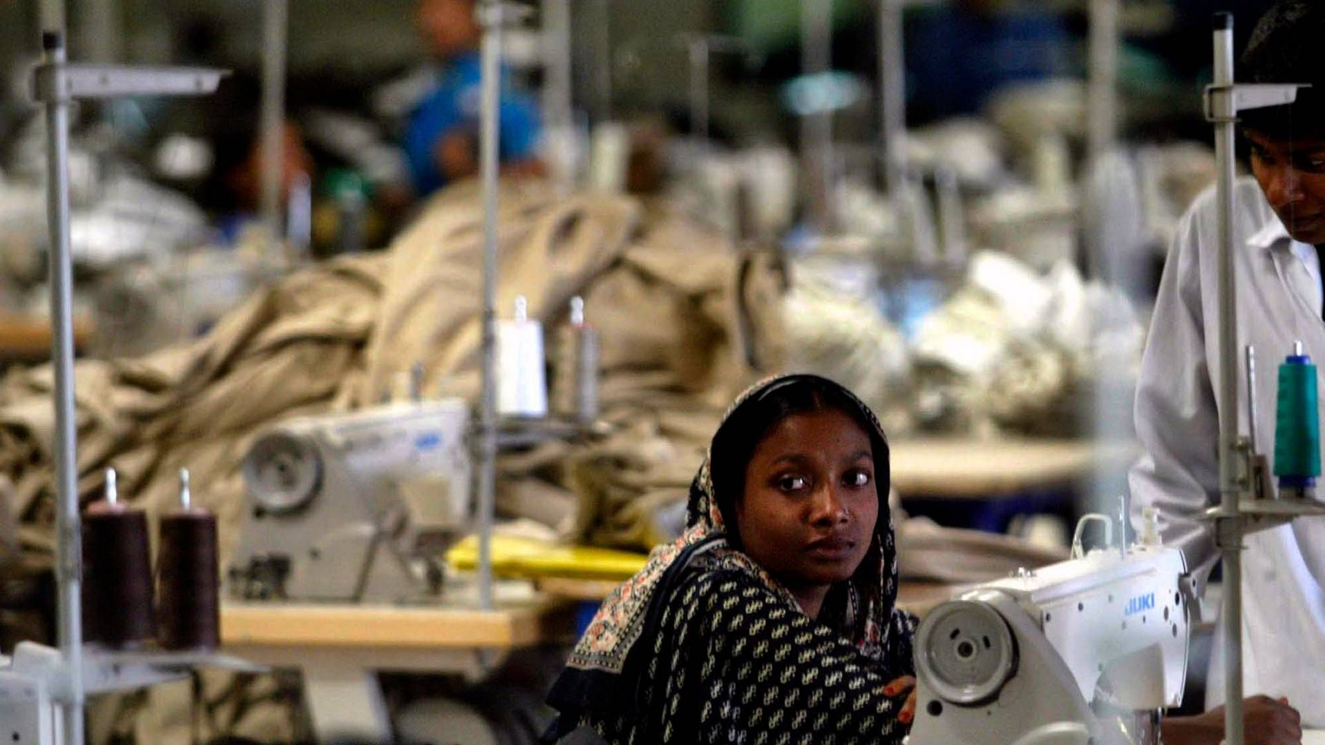Bangladesh har udviklet sig til at være et af de vigtigste lande for tøjindustrien, blandt andet fordi landet har en lav løn. | Foto: Manish Swarup/AP/Ritzau Scanpix