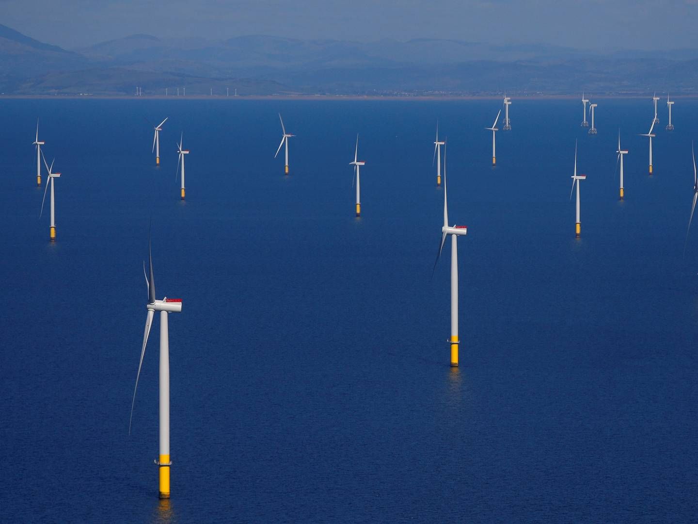 Møllerne i Walney Extension står og snurrer i havet ud for Blackpool i det nordlige England. | Foto: Phil Noble/Reuters/Ritzau Scanpix