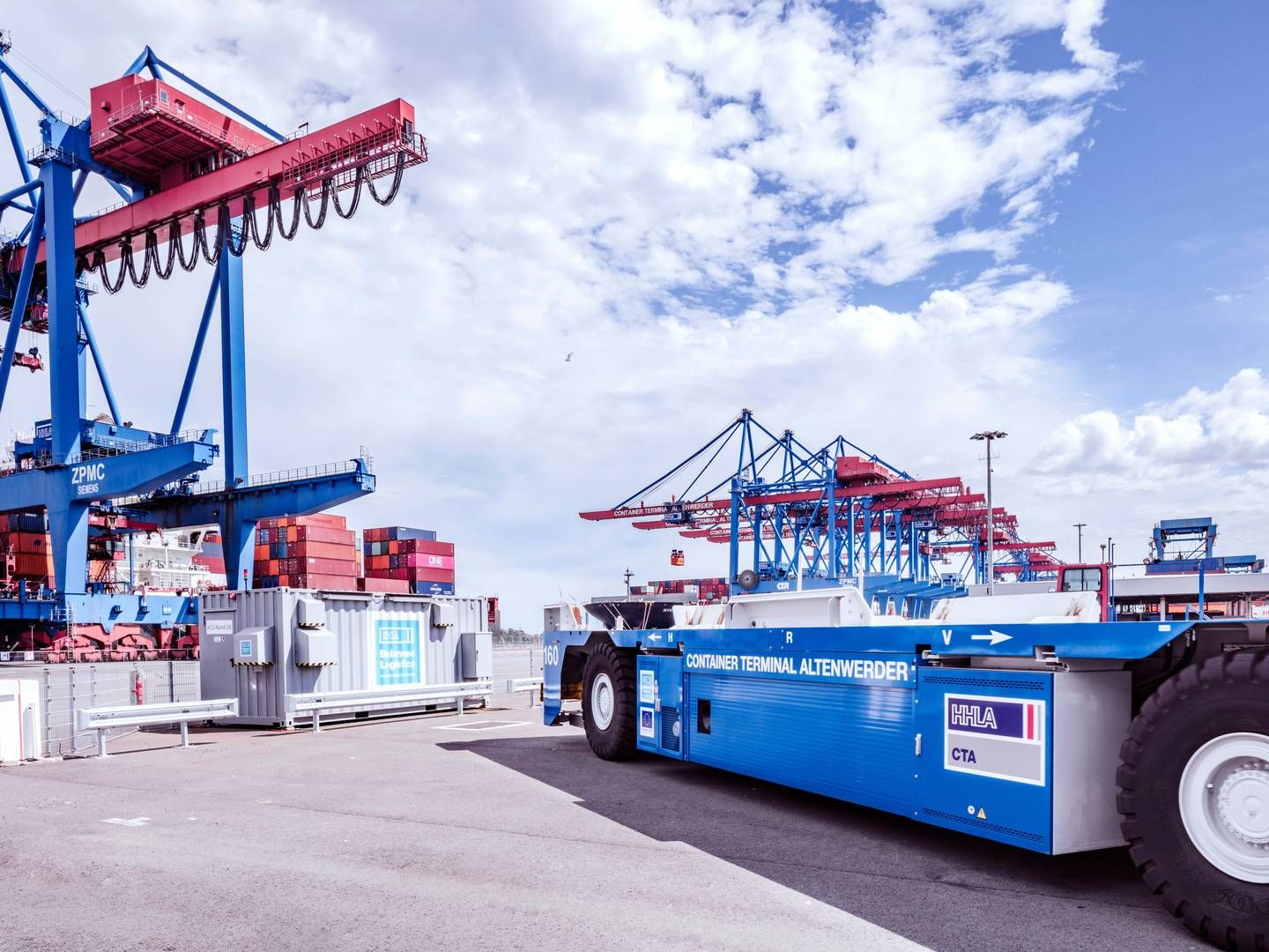 Copenhagen Malmö Port (CMP) har mandag meldt ud, at havnen vil indfase biobrændstoffet HVO100 til maskinerne i containerterminalen i Københavns Havn. | Foto: Hamburger Hafen und Logistik Ag