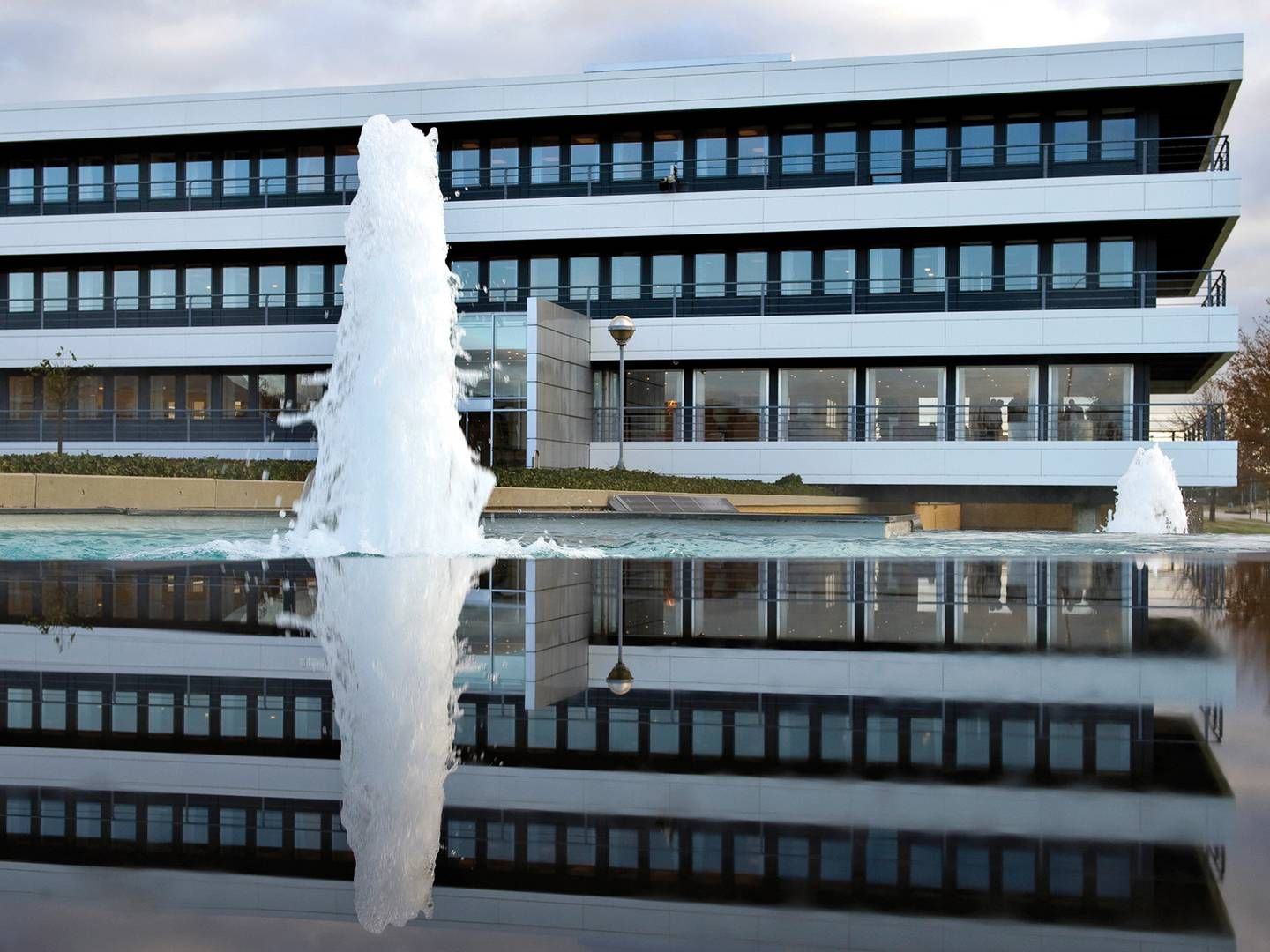 Grundos' hovedkvarter i Bjerringbro. Størstedelen af de ansatte har arbejdssted i byen. | Foto: Grundfos/pr