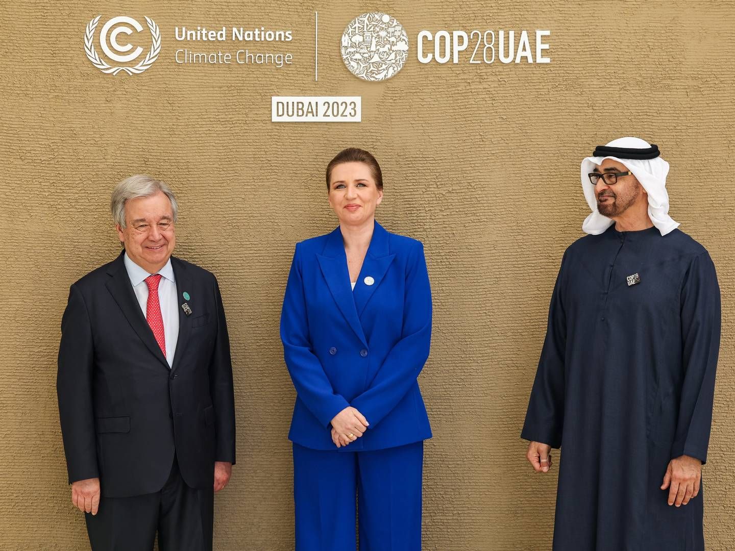 Mette Frederiksen deltager i disse dage i COP28, her ses hun med FN's generalsekretær Antonio Guterres og præsidenten for De Forenede Arabiske Emirater, Sheikh Mohamed bin Zayed Al Nahyan, ved åbningen af klimakonferencen 1. december i Dubai. | Foto: Cop28/Reuters/Ritzau Scanpix