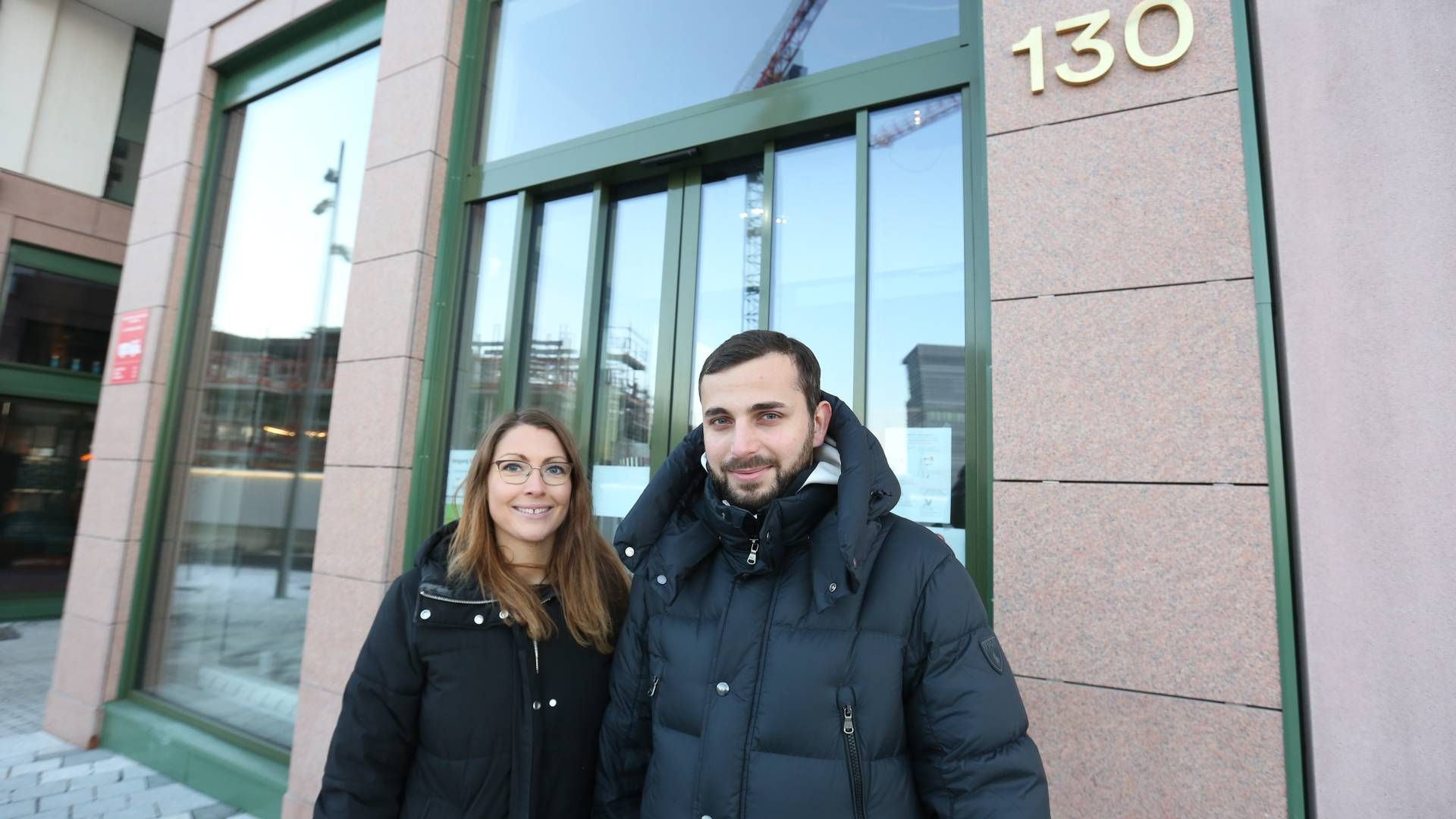 NY: Kjøpmann Anita Tveter og assisterende butikksjef Granit Ademi gleder seg til å åpne en ny Meny-butikk i Bjørvika i Oslo. | Foto: Gøril Huse / HandelsWatch