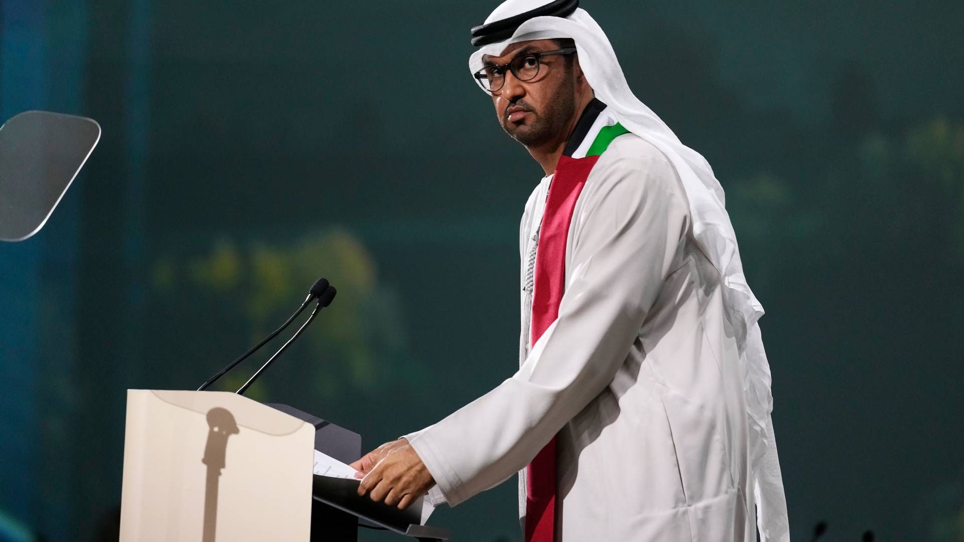 UUNGÅELIG: Nå sier Sultan al-Jaber at det er «uunngåelig med utfasing av fossil energi». | Foto: AP Photo/Kamran Jebreili