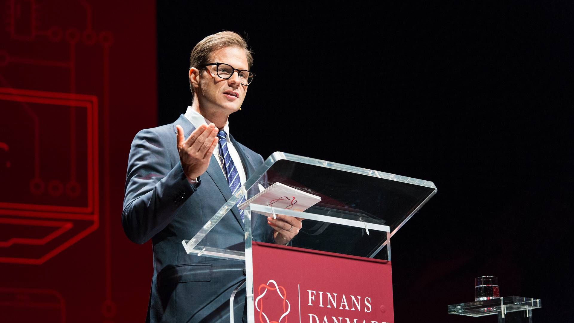 Carsten Egeriis talte mandag for sidste gang i denne omgang som formand for Finans Danmark på brancheorganisationens årsmøde i København. | Foto: Pr/finansdanmark