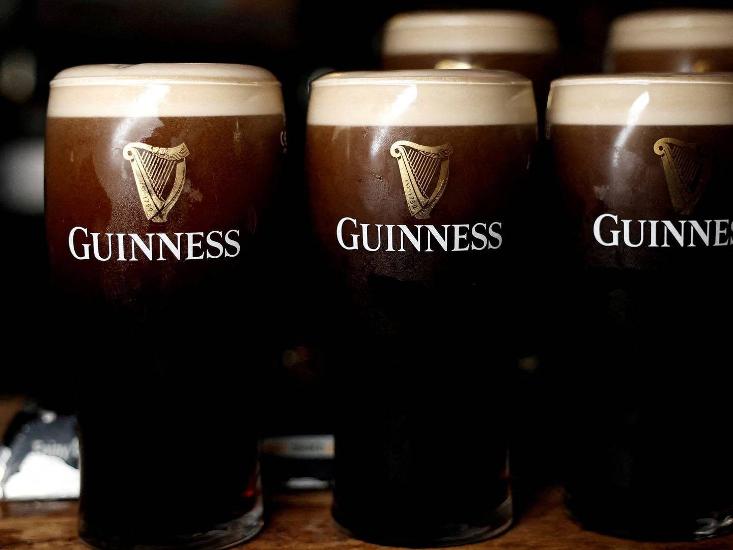 Spirituskoncerne Diageo vil holde fast i det irske ølmærke Guinness, men har angiveligt planer om at frasælge andre irske ølmærker. | Foto: Clodagh Kilcoyne/Reuters/Ritzau Scanpix