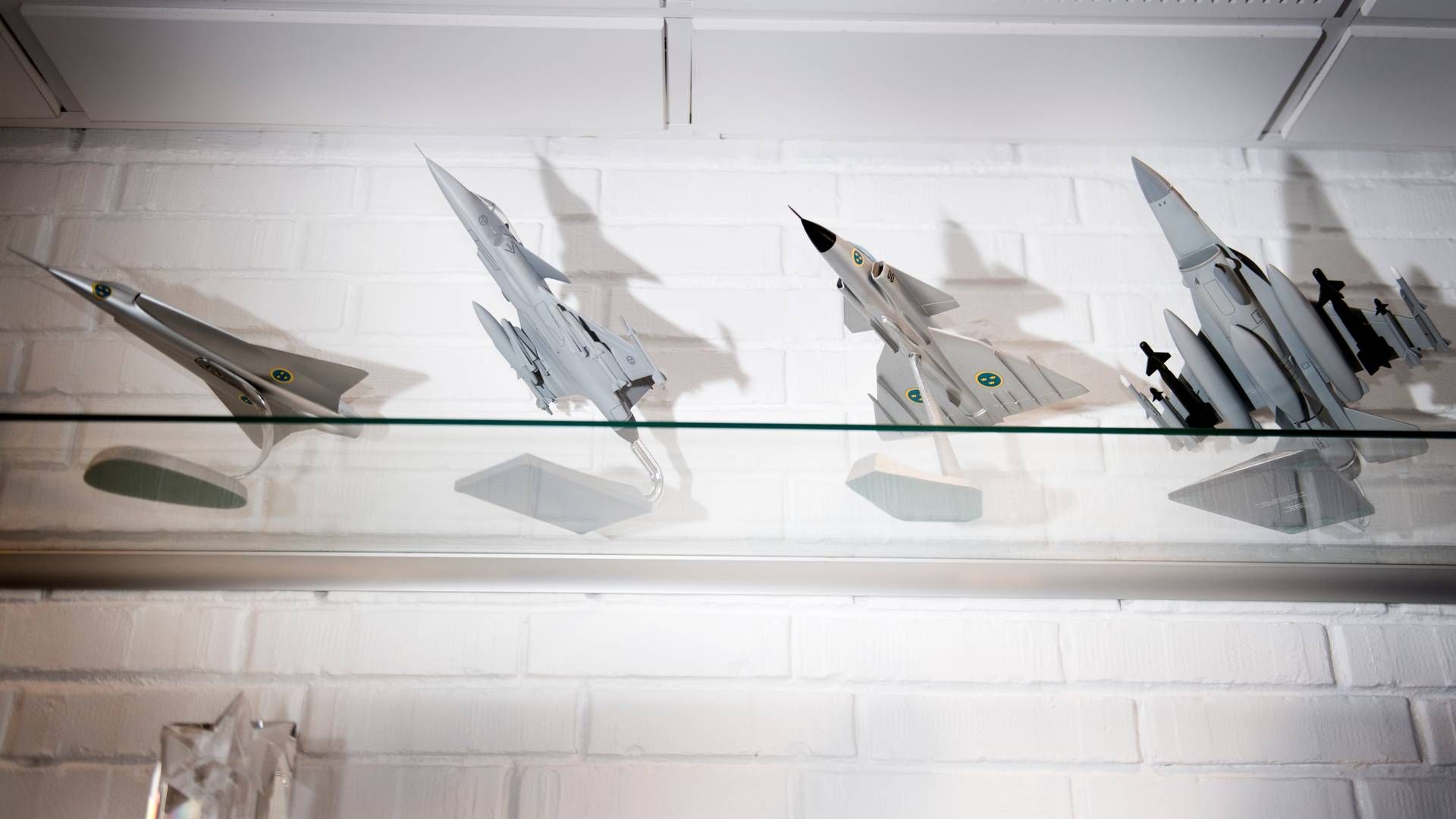 Modeller af de fly Terma Grenaa har leveret dele til i løbet år årene. Terma har udvidet og investeret massivt i fabrikken i Grenaa, hvor der skal produceres reservedele til F-35-kampfly. | Foto: Tanja Carstens Lund