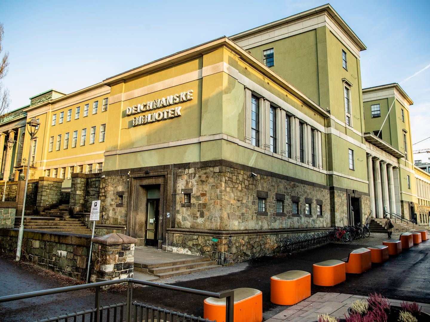 UTELIVSHUS: Det gamle bibliotekbygget ligger rett ved Youngstorget i Oslo sentrum. | Foto: Stian Lysberg Solum / NTB