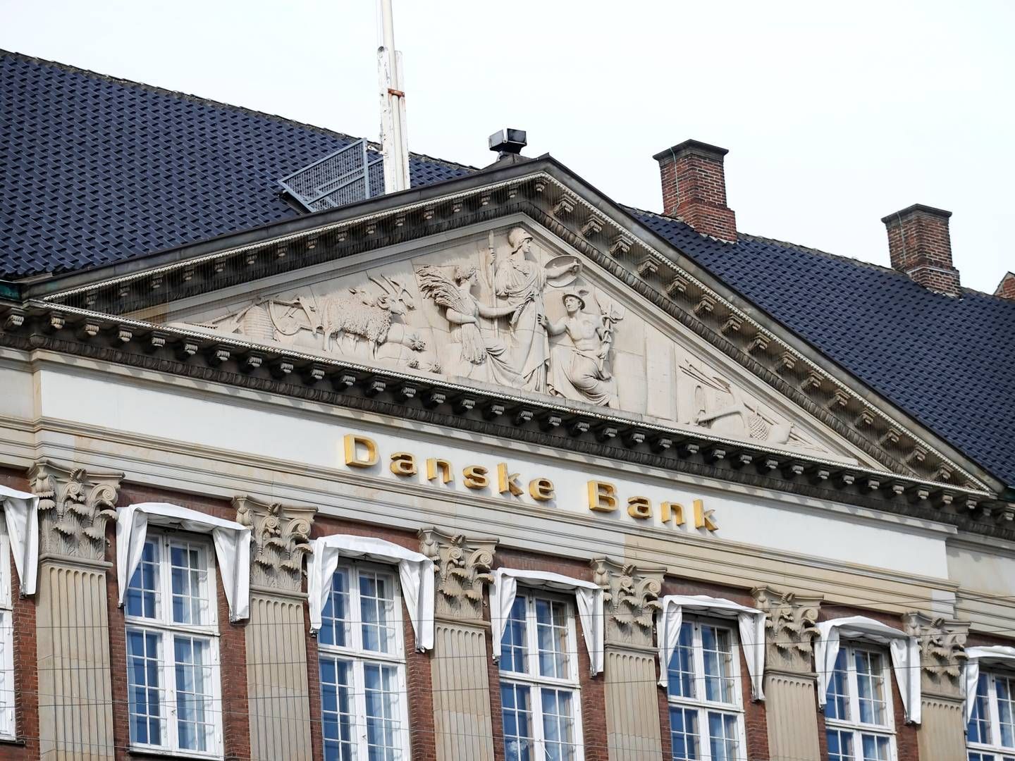 Danske Bank har haft hovedsæde på Holmens Kanal siden 1871, hvor banken hed Landmandsbanken. I 2024 slutter æraen, når banken til april rykker til den gamle postgrund ved Københavns Hovedbanegård. | Foto: Jens Dresling