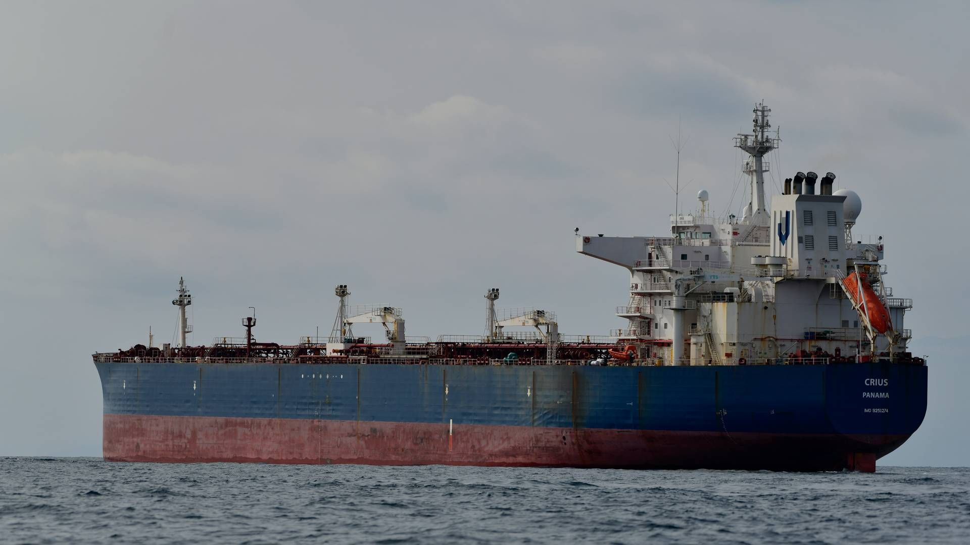En voksende flåde af aldrende tankskibe sejler med russisk olie i brud på EU og G7-landenes sanktioner. | Foto: Antonio Sempere/AP/Ritzau Scanpix