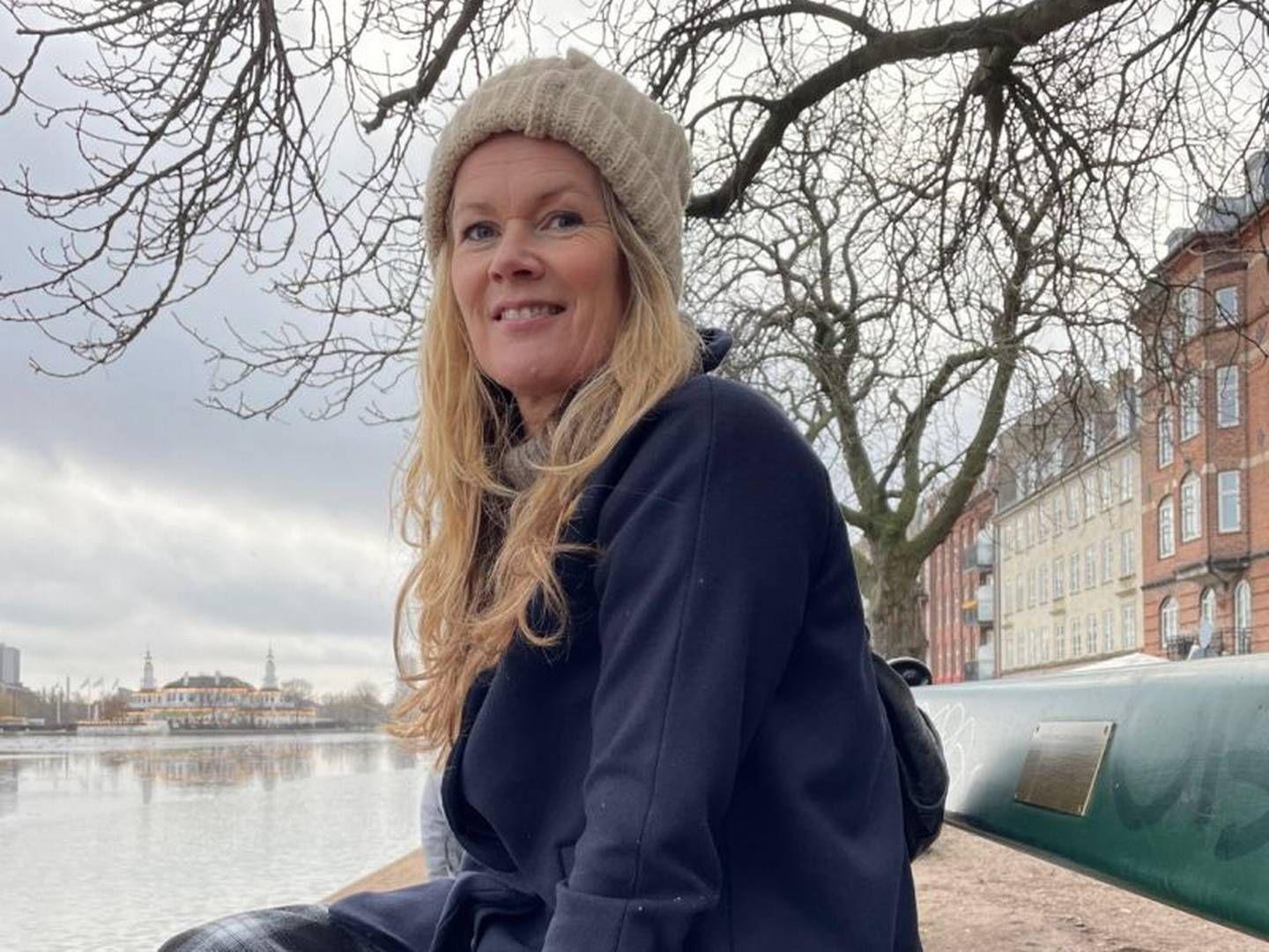 Maria Rasmussen, der stopper som PR-chef for TV 2 i det nye år, ses her på klimaprojektet 'Bænken', som er et af dem, hun er stolt over at have medvirket til. | Foto: Privatfoto