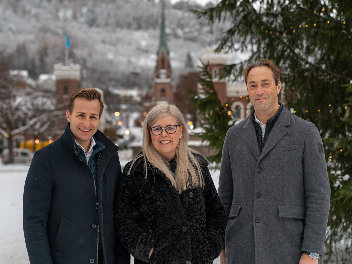 KJØPER: Usbl vokser og styrker satsningen i Drammensregionen. Fra venstre: Frode Bovim, Karianne Lund Gulbrandsen og Johan Bruun. | Foto: Erik Hannemann