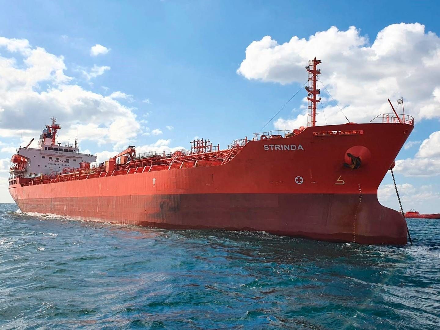 On Dec. 12, the Norwegian-flagged chemical tanker MT Strinda was subjected to a missile attack claimed by the Houthi rebel movement from Yemen. The ship was damaged, but the crew escaped unharmed. | Photo: Handout