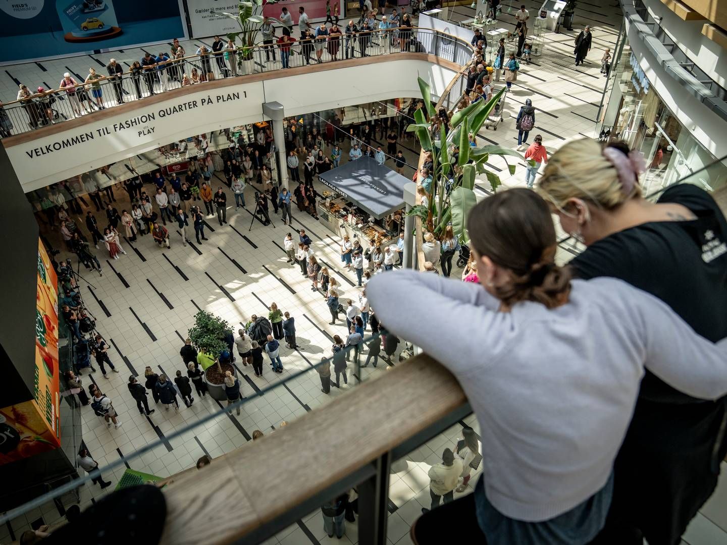 Årsdagen for skyderiet i Fields den 3. juli 2023 blev markeret med et minuts stilhed. Der er nu faldet dom i sagen, hvor tre blev dræbt og syv såret. | Foto: Mads Claus Rasmussen