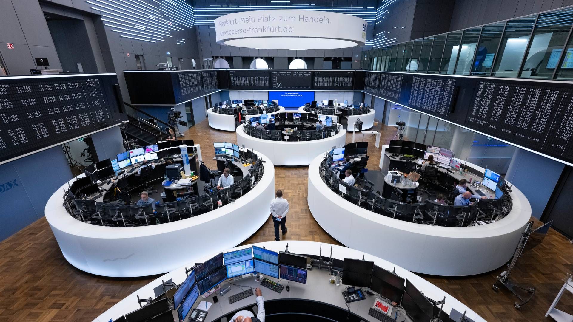 Aktienhändler arbeiten im Handelssaal der Deutschen Börse | Foto: picture alliance/dpa | Boris Roessler