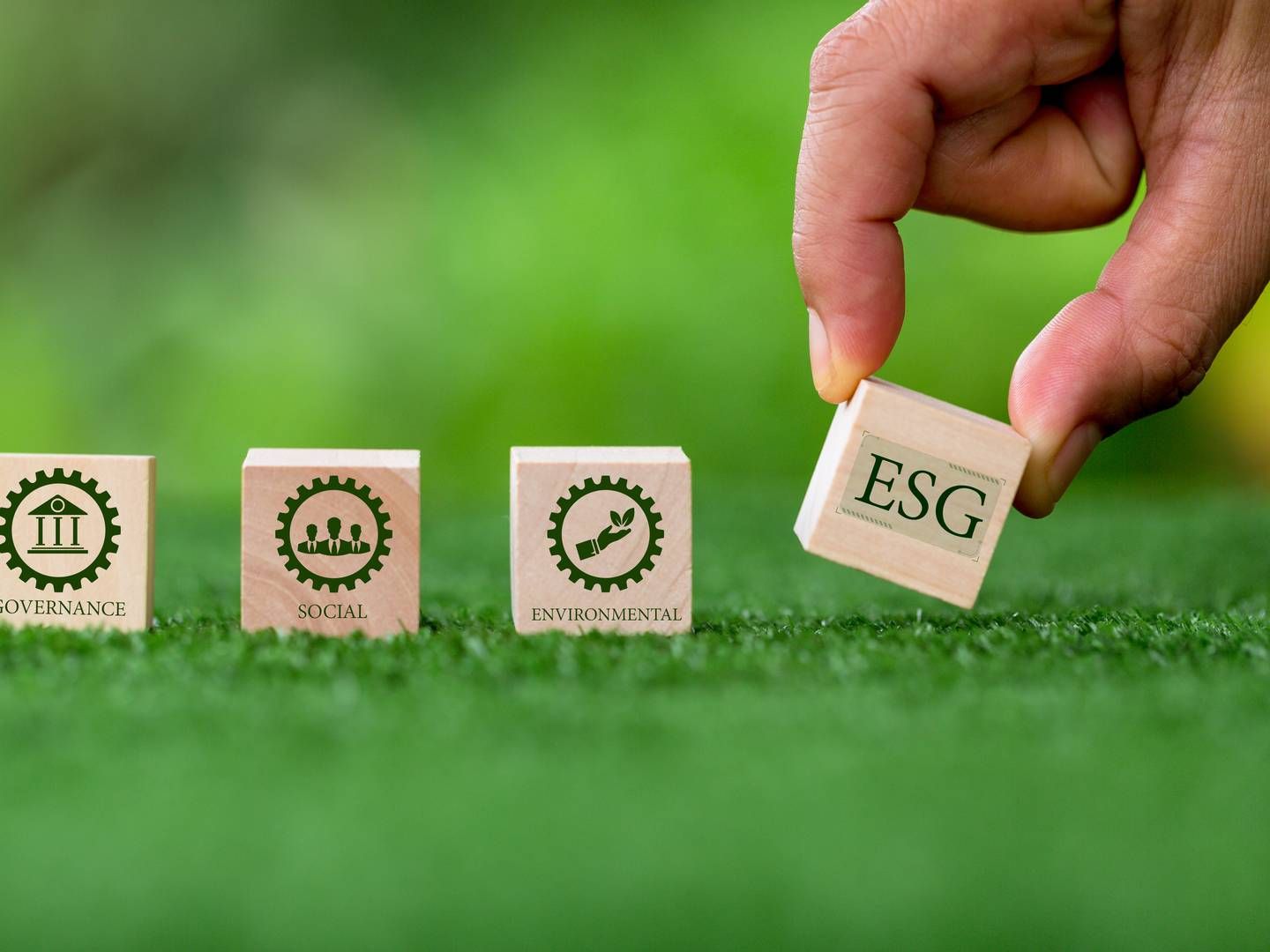 ESG-Initiativen verfolgen hehre Ziele - leider braucht es mehr als vier Bausteine dazu: Viele Experten beklagten in Gesprächen mit FinanzBusiness ein Dickicht an Auflagen und unausgegorenen Vorschriften. | Foto: Colourbox