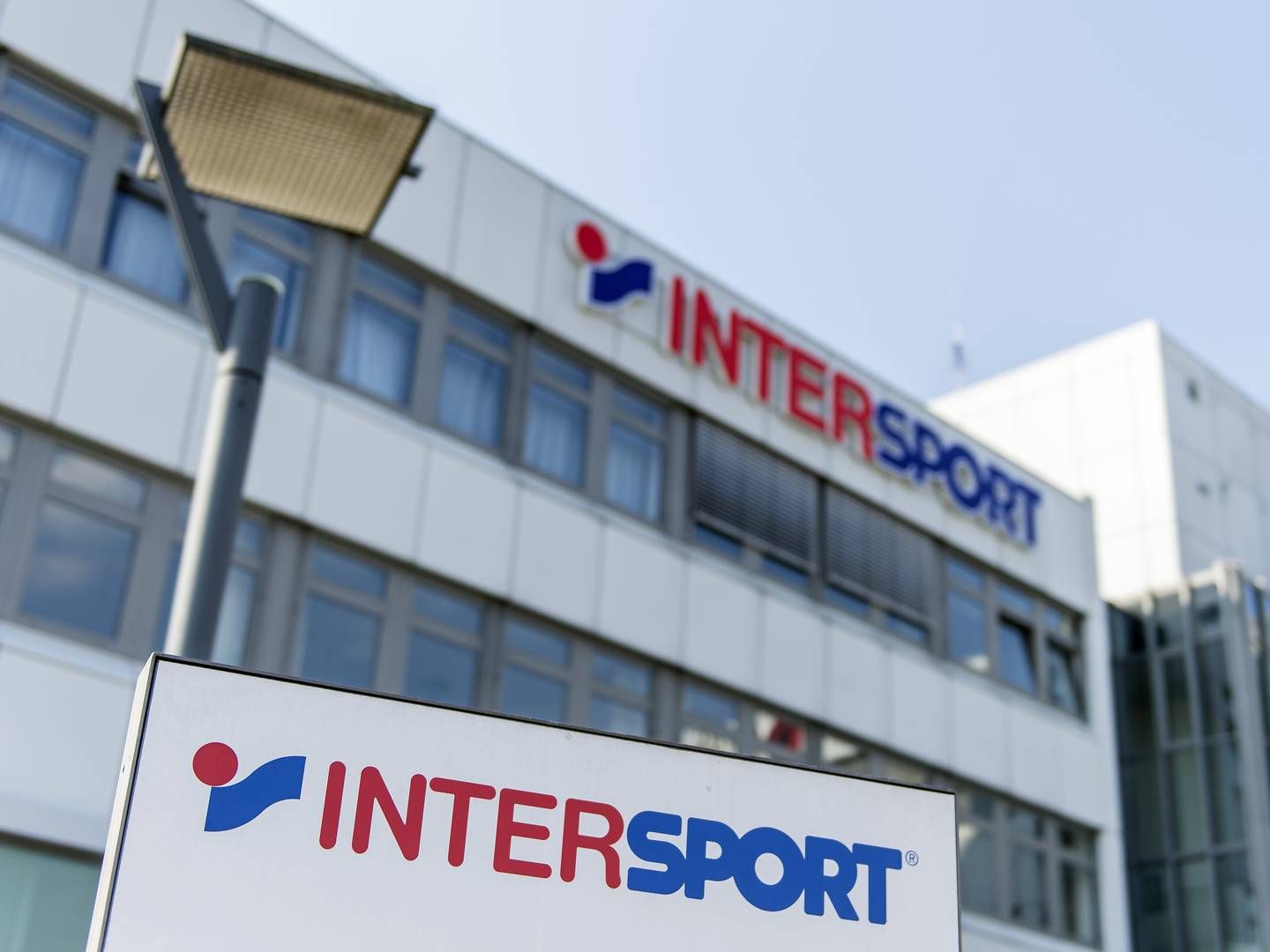 Intersport har over 5.000 butikker i mere end 30 lande. I Danmark drives sportskæden gennem selskabet Obi Sport, der også står bag The Athlete’s Foot. | Foto: Daniel Maurer/ap/ritzau Scanpix