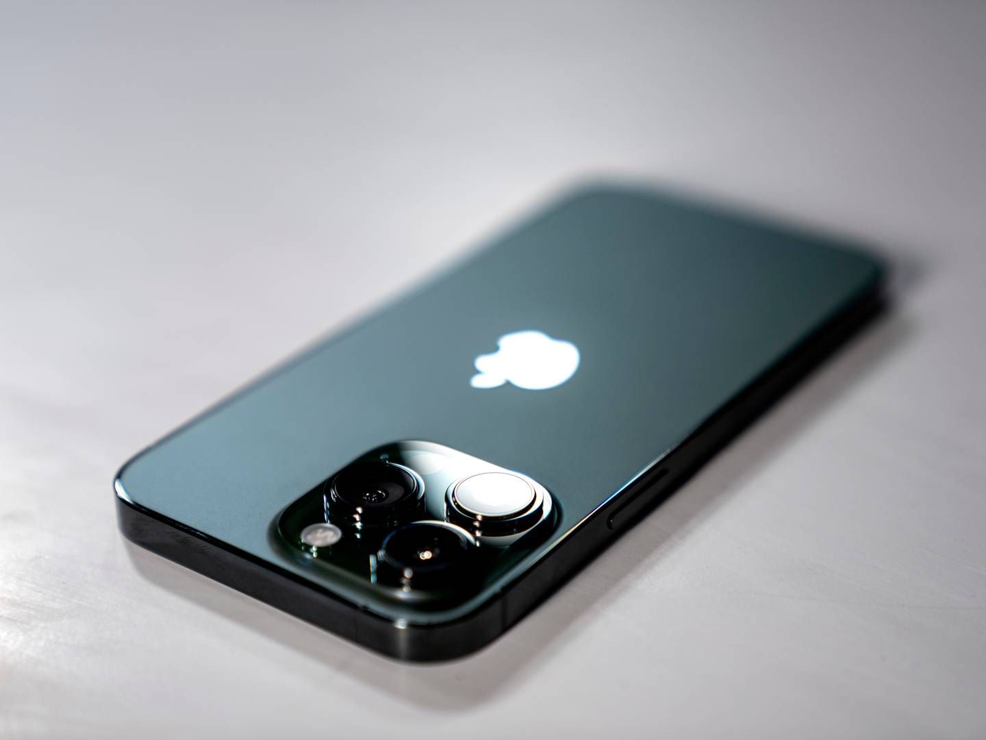 Det amerikanske selskabet Apple indtager top fem på liste over mobiltelefoner indleveret til genbrug. | Foto: Tariq Mikkel Khan