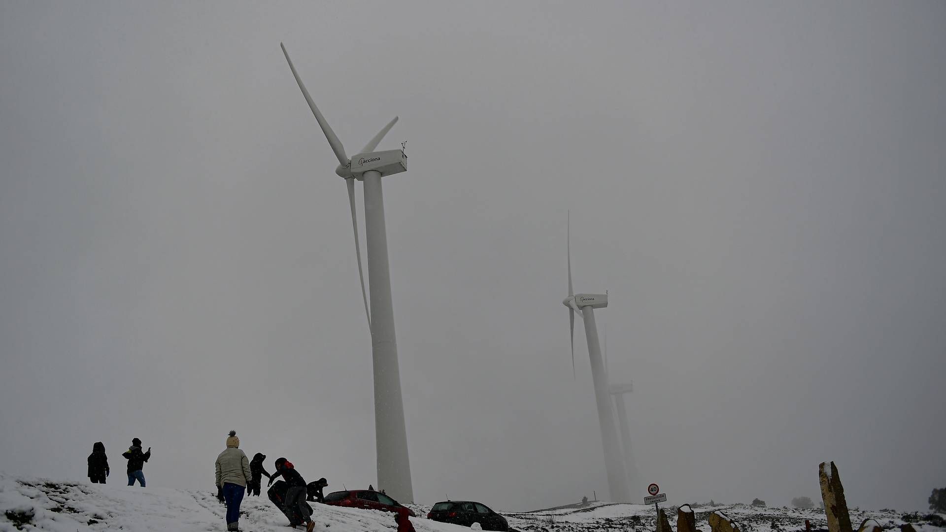 LUFTIG: Vind var den viktigste strømkilden i Spania i fjor. Her fra en vindpark i El Perdon-fjellene nord i landet. | Foto: Alvaro Barrientos/AP