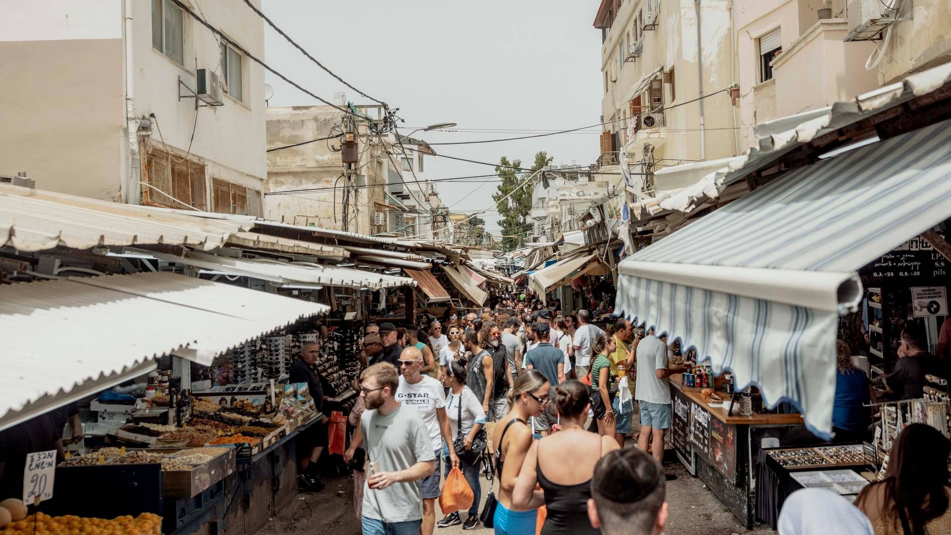 Marked og mennesker i Tel Aviv i Israel, hvor flere danske detailkæder som Pandora og Flying Tiger har aktiviteter. | Foto: Christian Falck Wolff // Politiken