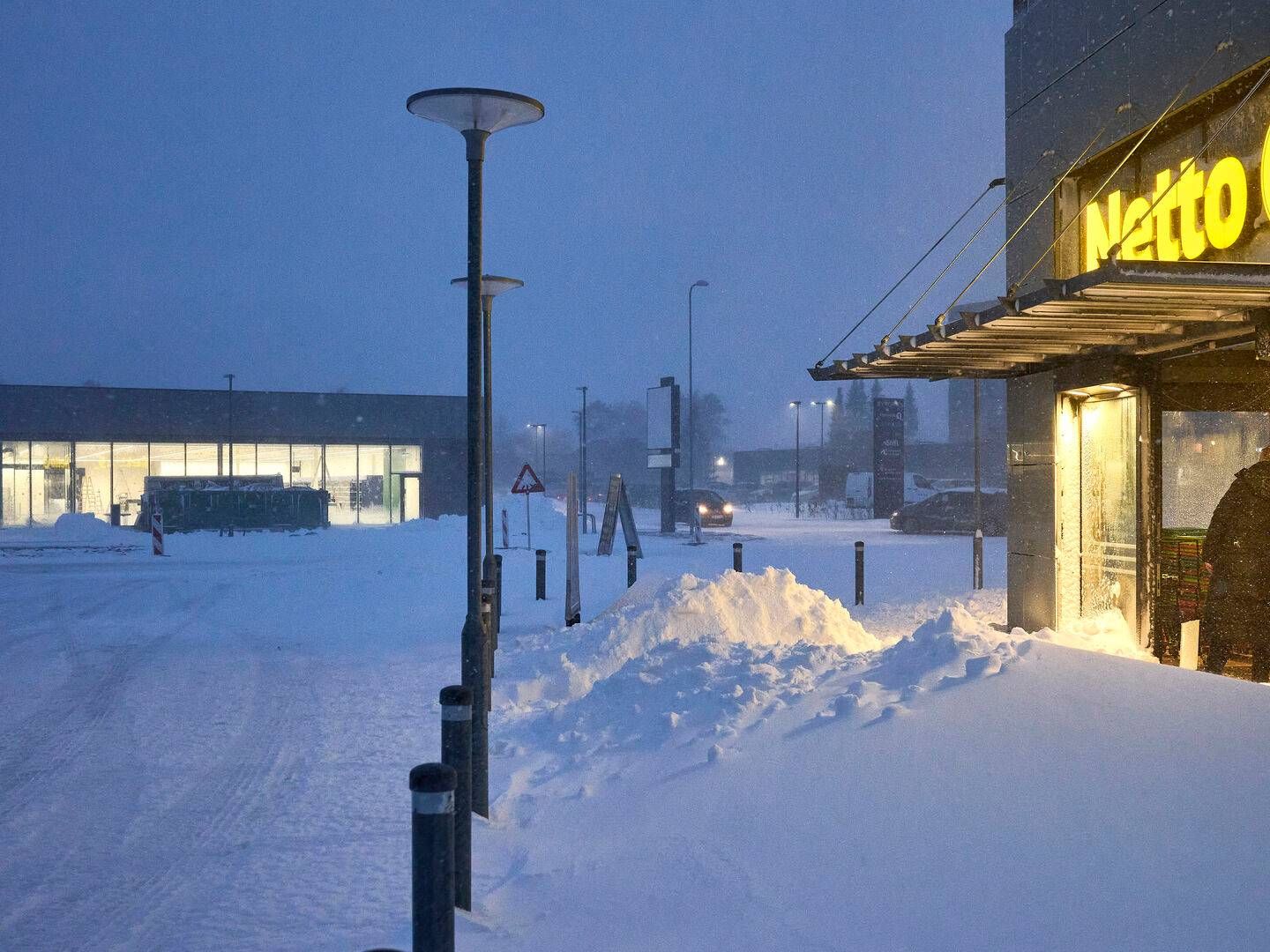 Snefyldte veje har gjort det svært at få dagligvareforsyningerne frem som normalt. | Foto: Mikkel Berg Pedersen/Ritzau Scanpix