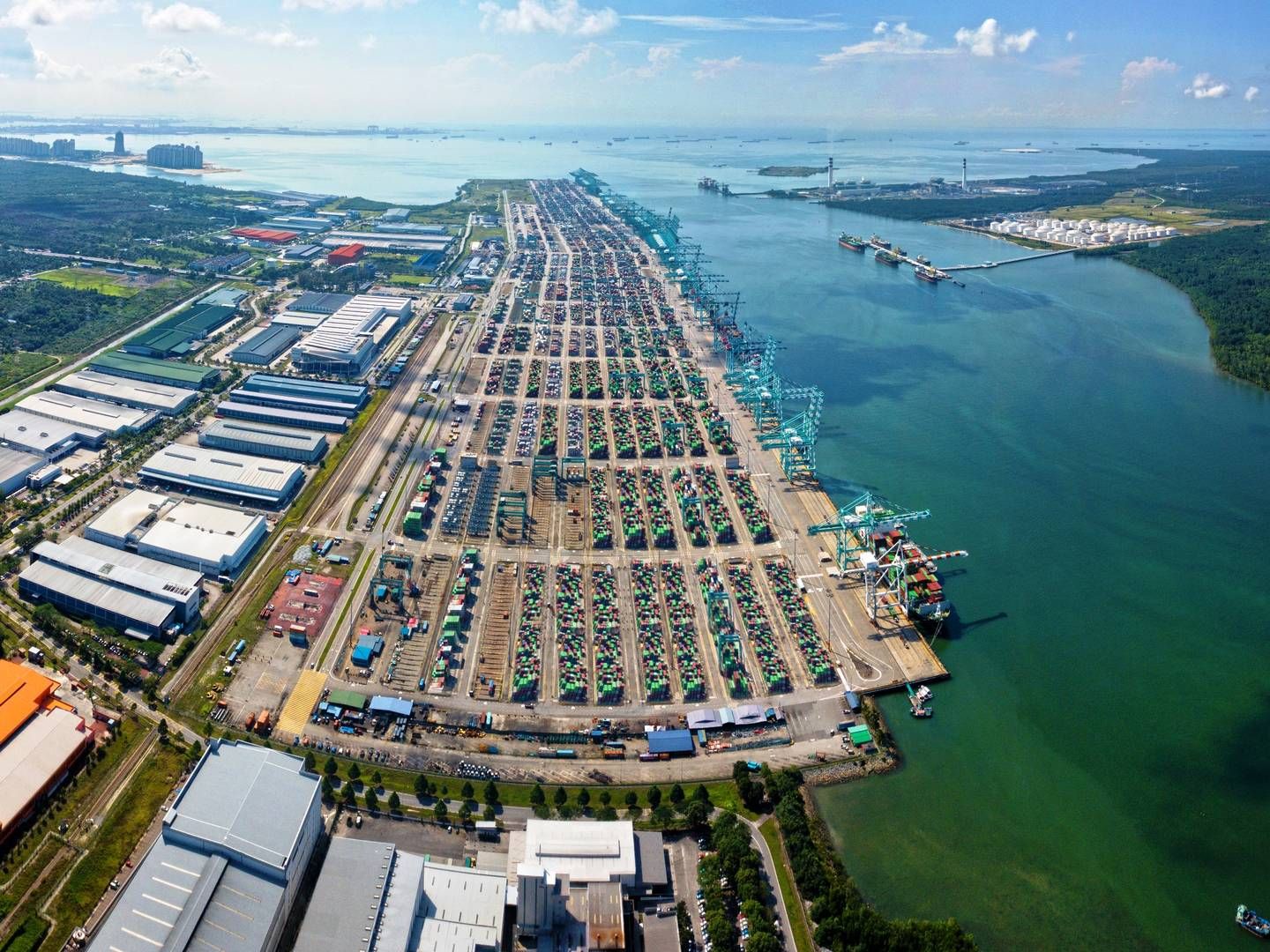 Havnen i Tanjung Pelepas i Malaysia er et hovedstop på den store containerrute fra Asien til Europa. | Foto: Pr