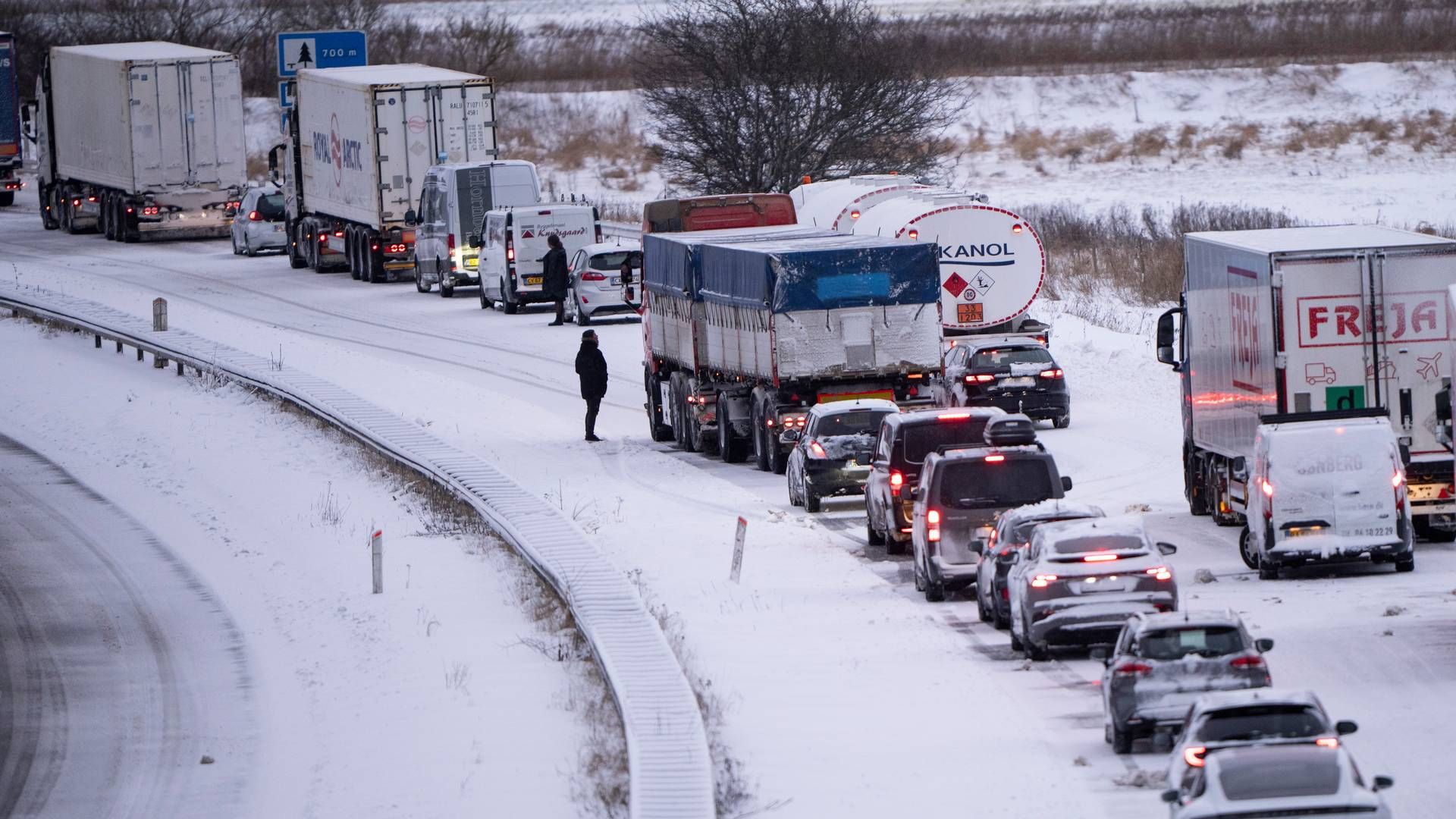 Bilister sad fast i deres biler på motorvej E45 ved Randers. | Foto: Bo Amstrup