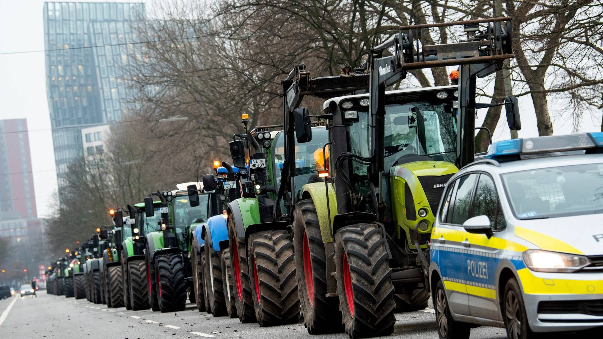 Tyske landmænd demonstrerer med deres traktorer i Hamborg i december 2023. | Foto: Daniel Bockwoldt/AP/Ritzau Scanpix