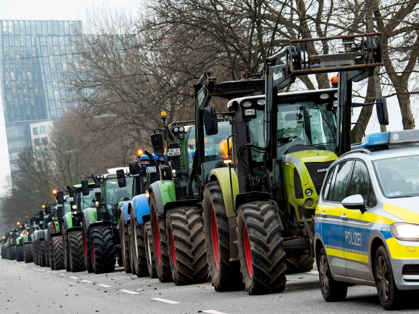 Tyske landmænd demonstrerer med deres traktorer i Hamborg i december 2023. | Foto: Daniel Bockwoldt/AP/Ritzau Scanpix