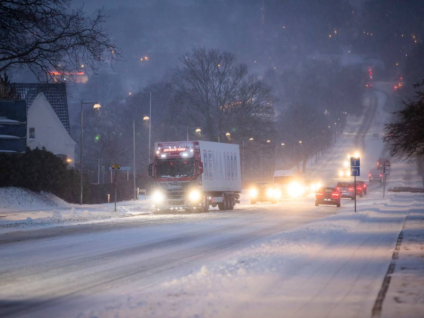 Udmeldingen kommer efter, at sidste uges snevejr fik en tilbagevendende debat om vinterdæk til at blusse op på ny. | Foto: Johnny Pedersen/Ritzau Scanpix