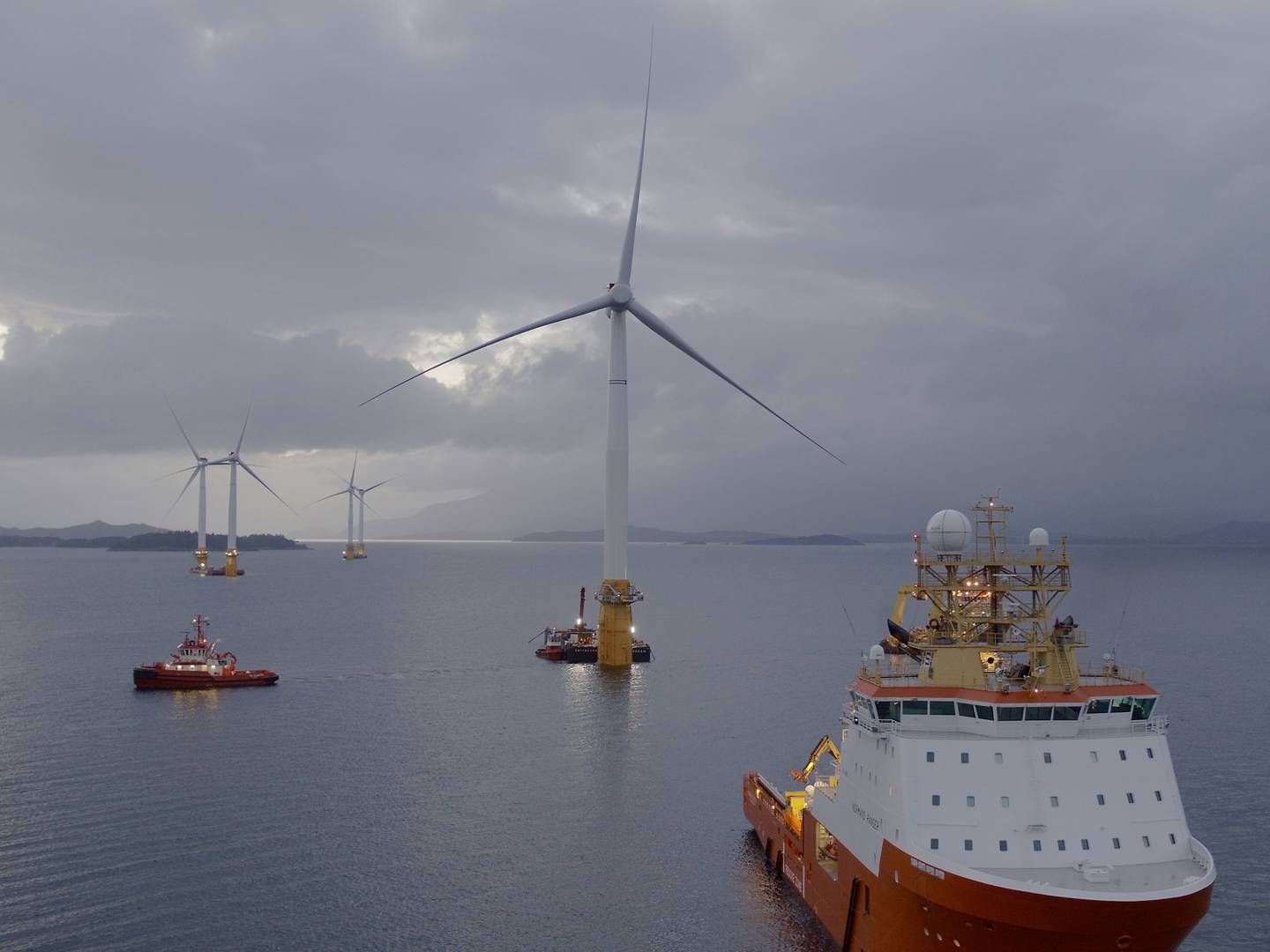 Samtlige turbiner fra verdens første flytende havvindpark, Hywind Scotland, må slepes til Norge for «tungt vedlikeholdsarbeid». | Foto: Equinor