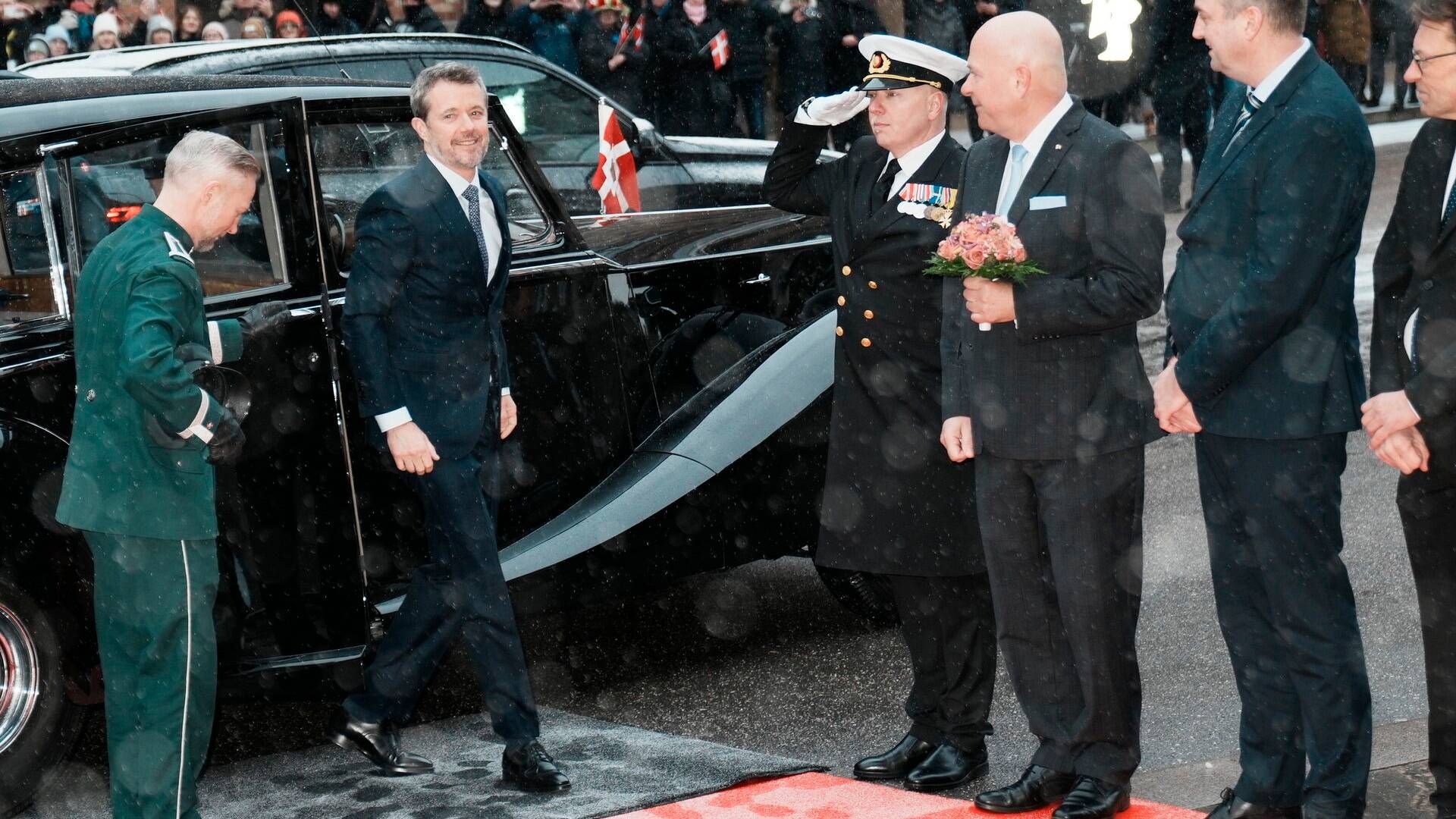 Danmarks nye kongepar, kong Frederik X og dronning Mary, og medlemmer af kongefamilien ankommer til Folketinget for første gang i deres nye officielle roller på Christiansborg Slot i København mandag den 15. januar 2024. | Foto: Thomas Traasdahl/Ritzau Scanpix