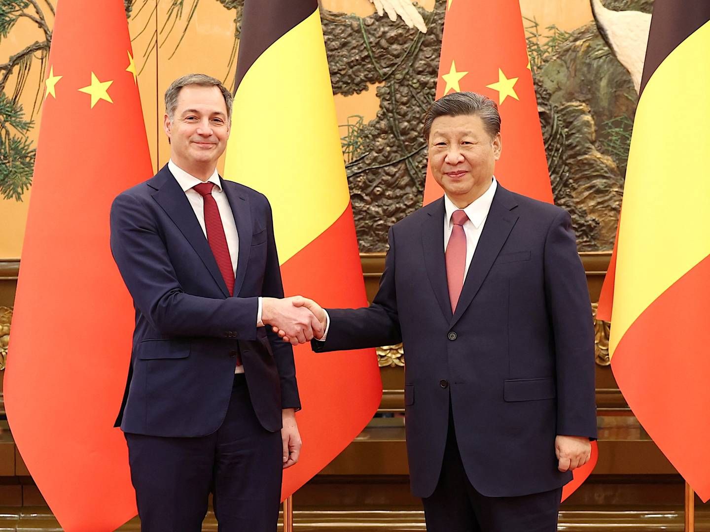 Alexander de Croo (tv.) og Xi Jinping i Beijing. Arkivfoto. | Foto: China Daily/Reuters/Ritzau Scanpix