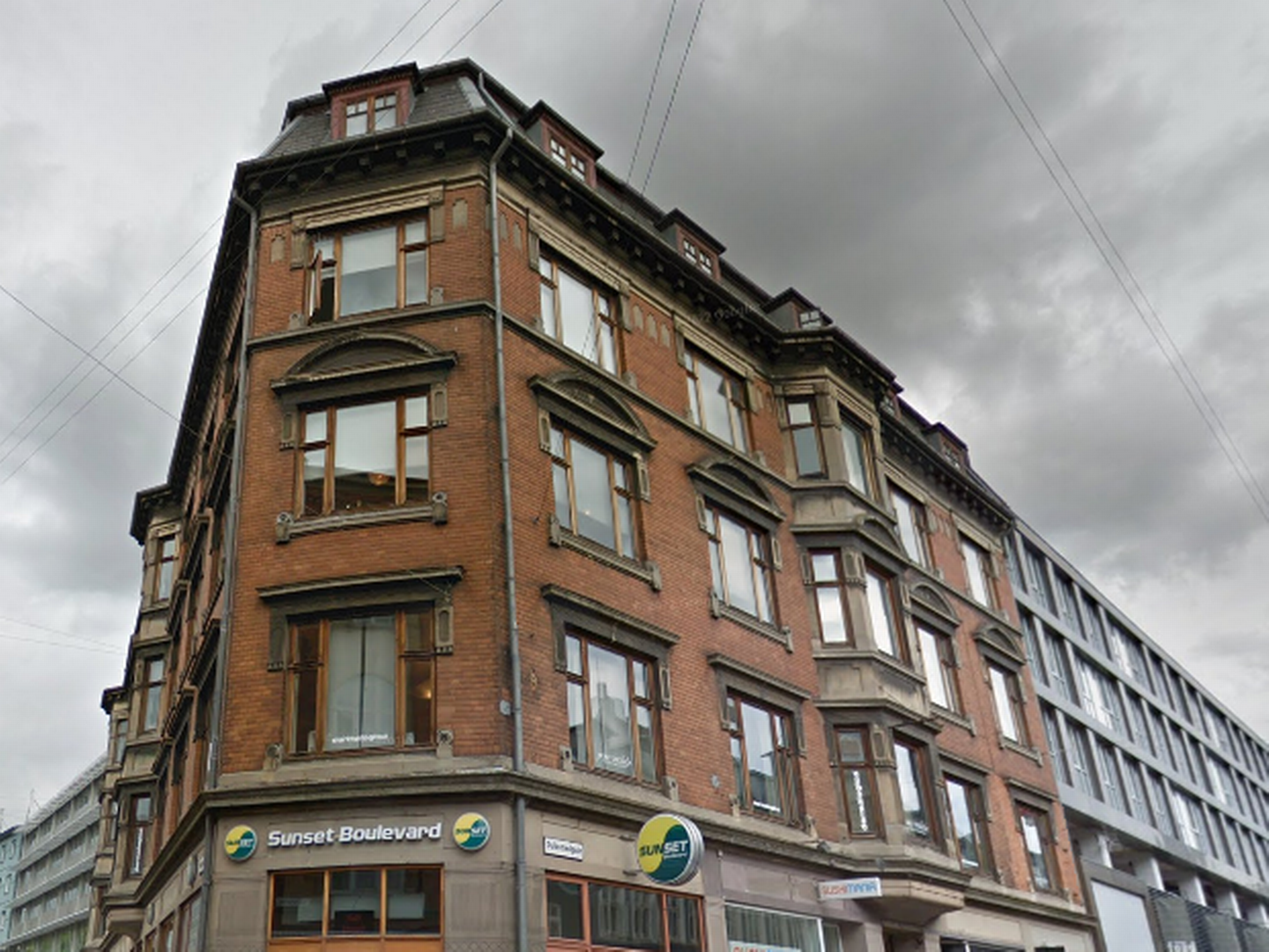 West Star Property Holding ejer bl.a. ejendommen på Guldsmedgade 1 centralt i Aarhus. Selskabet købte ejendommen for 78,5 mio. kr. i 2017. | Foto: Google Maps