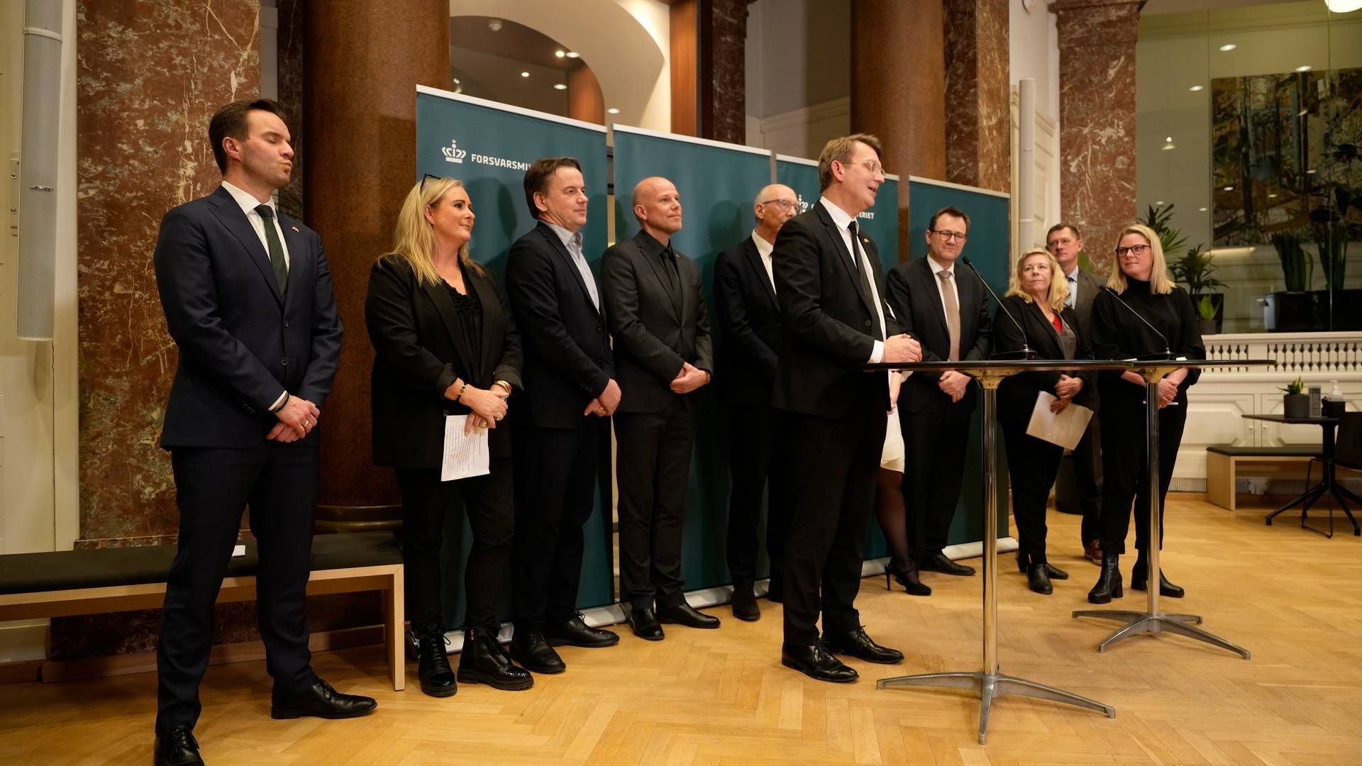 Forsvarsminister Troels Lund Poulsen samt ordførerne holder pressemøde om første delaftale under forsvarsforliget for 2024-2033. | Foto: Emil Helms/Ritzau Scanpix