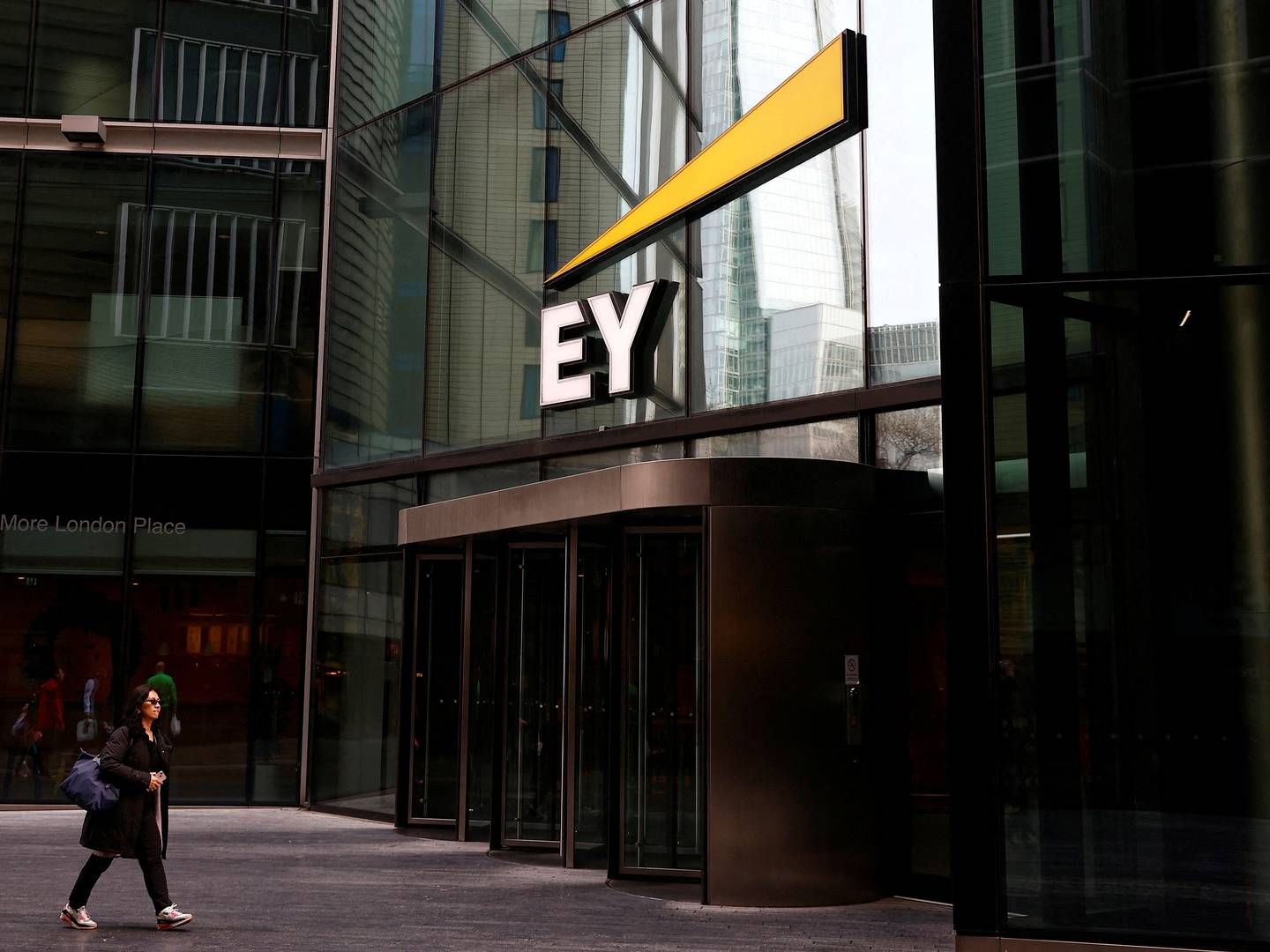 Revisions- og rådgivningsvirksomheden EY's kontor i London. | Foto: Peter Nicholls