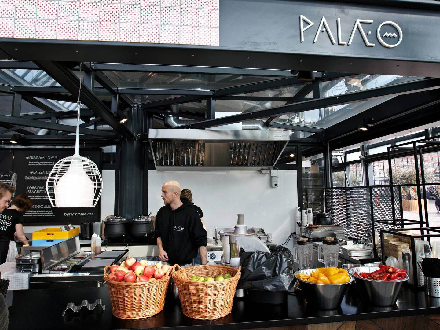Arkivfoto. Palæo i Torvehallerne serverer stenaldermad for kunderne. | Foto: Jens Dresling