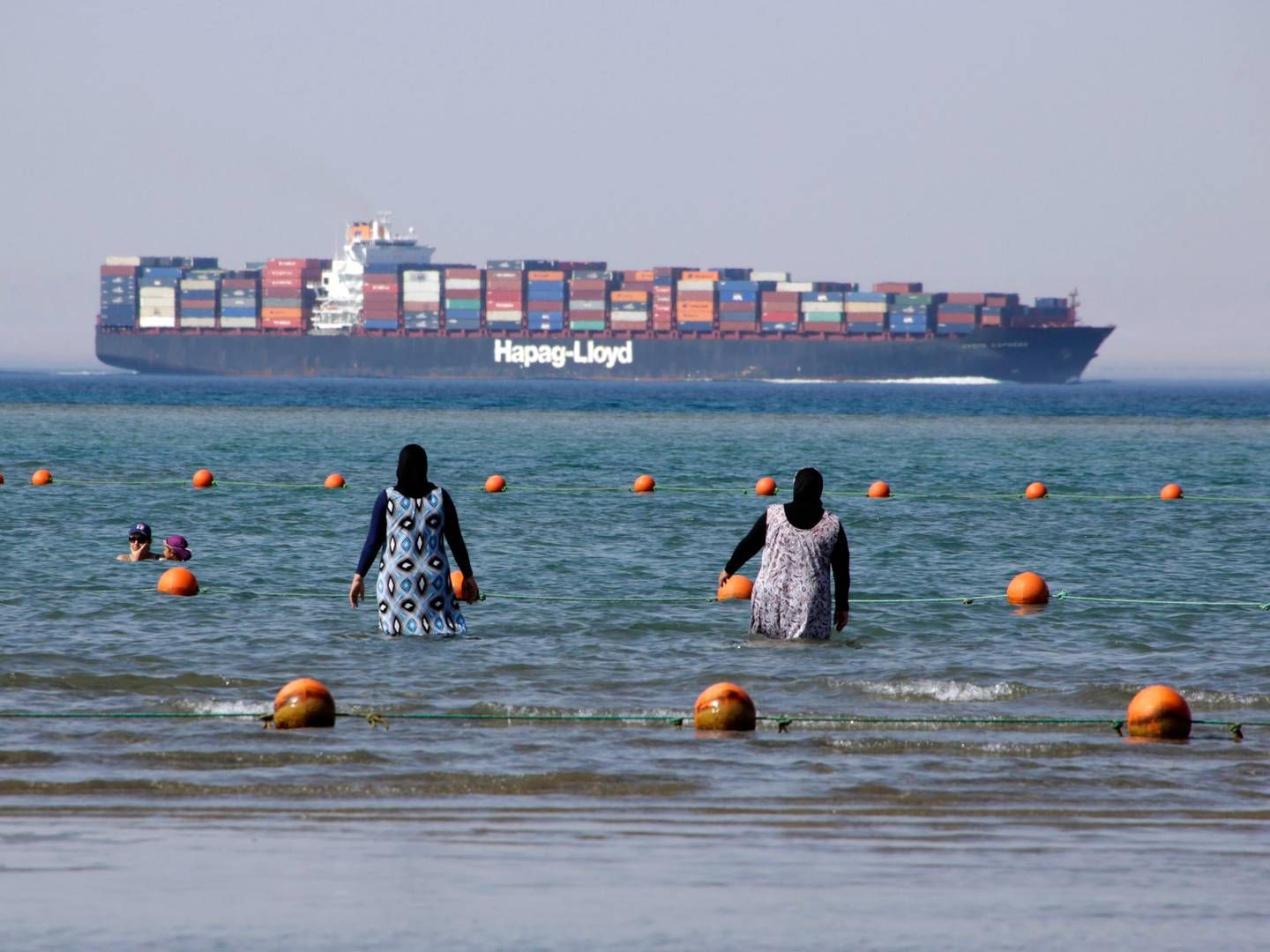 Container ship from Hapag-Lloyd heading for the Red Sea. | Photo: Amr Nabil/AP/Ritzau Scanpix